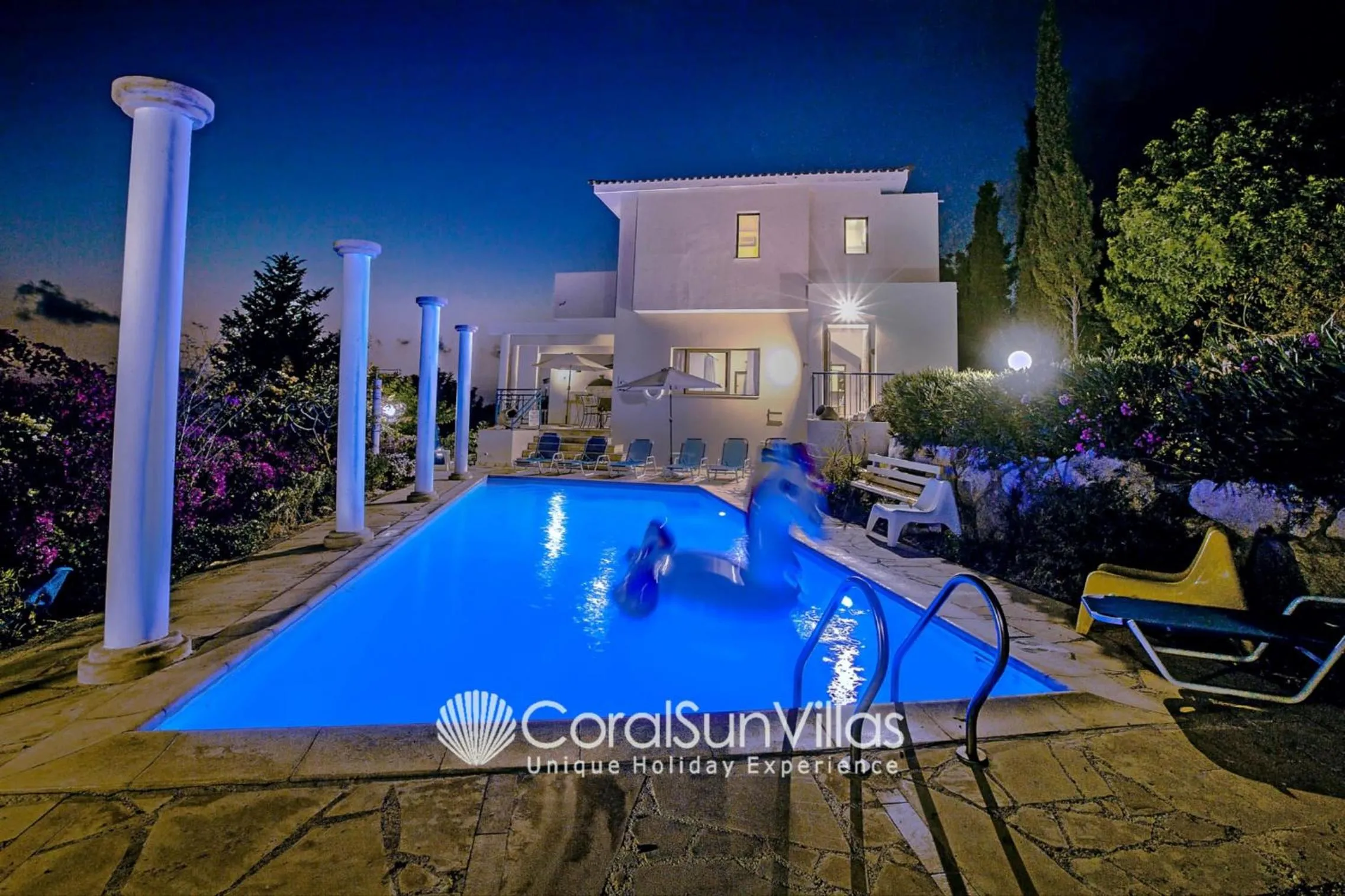 Wonderful quiet area, Completely Privacy, Large Private Pool, Colourful Garden