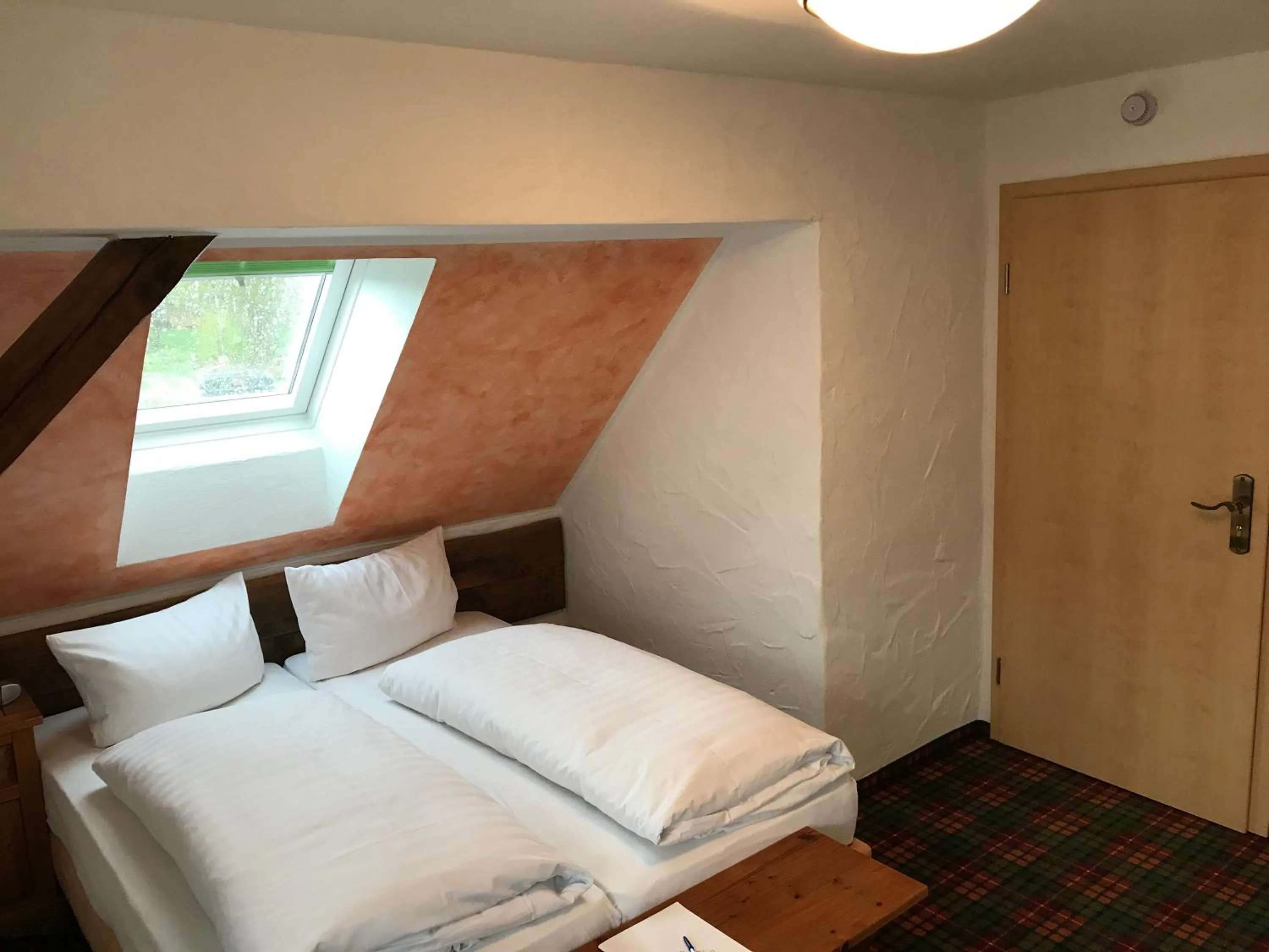 Photo of the whole room, Bed in Zum Schlangenkönig