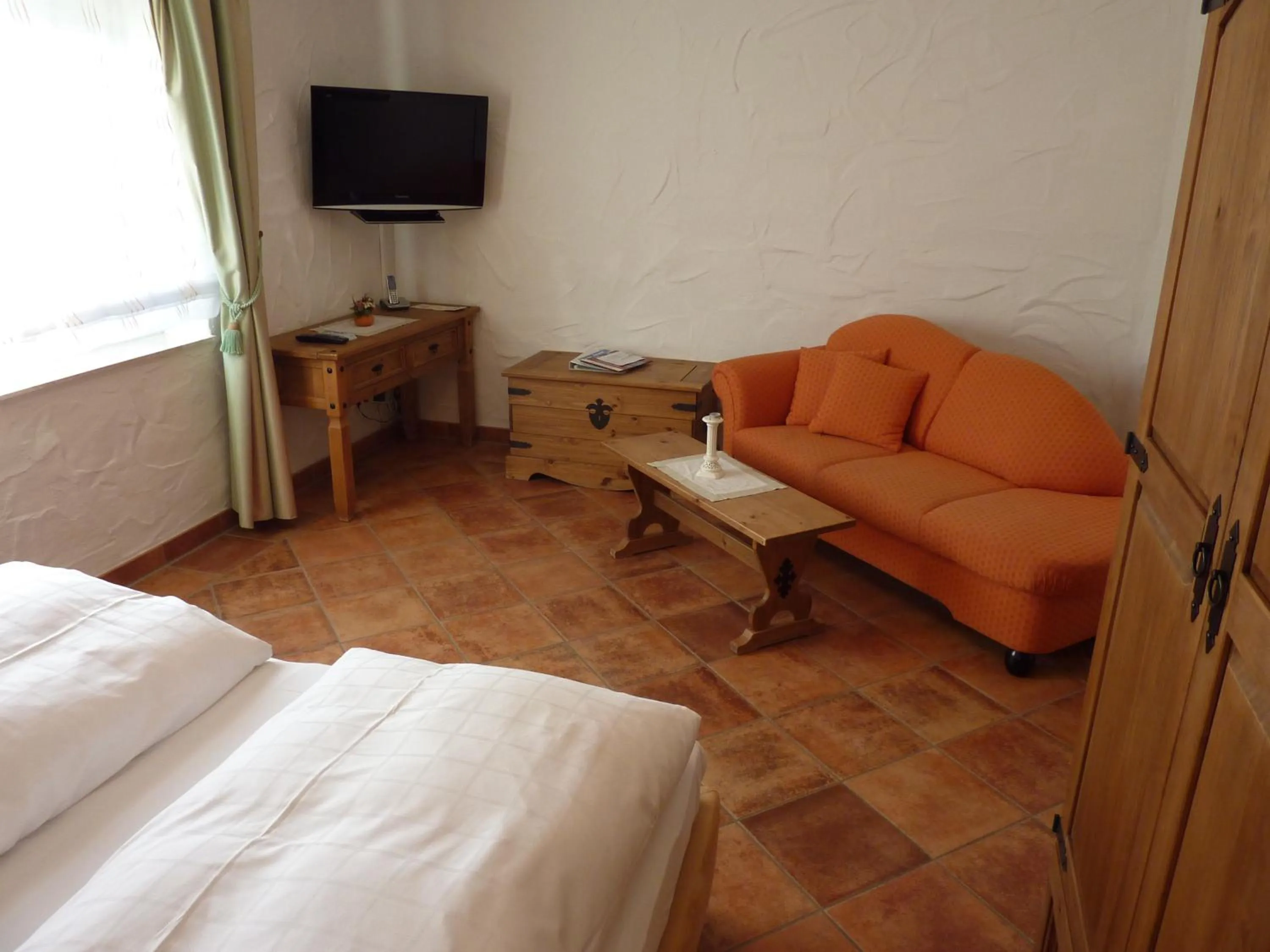 Living room, Bed in Zum Schlangenkönig