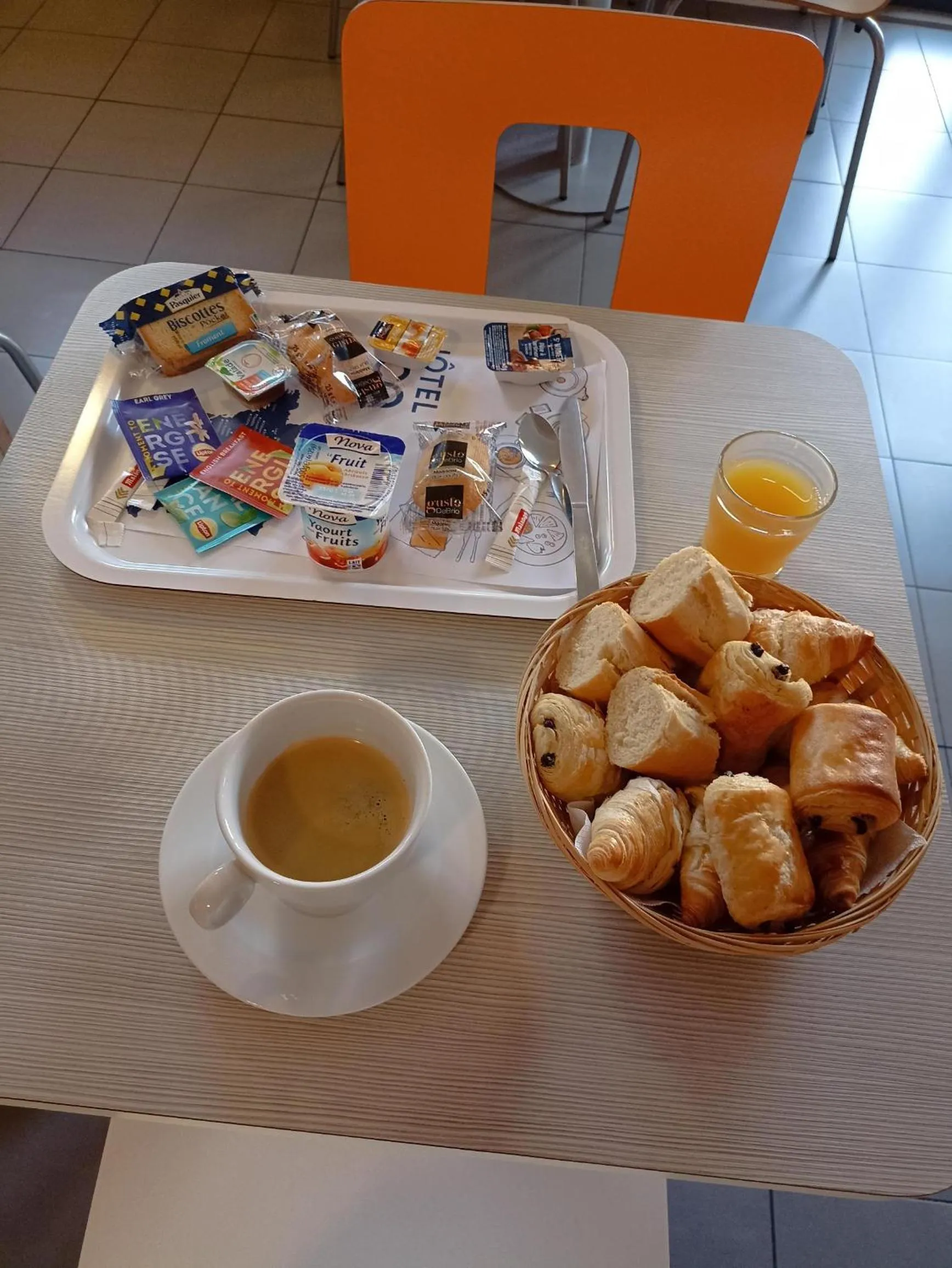 Continental breakfast in HECO Calais Centre-Gare