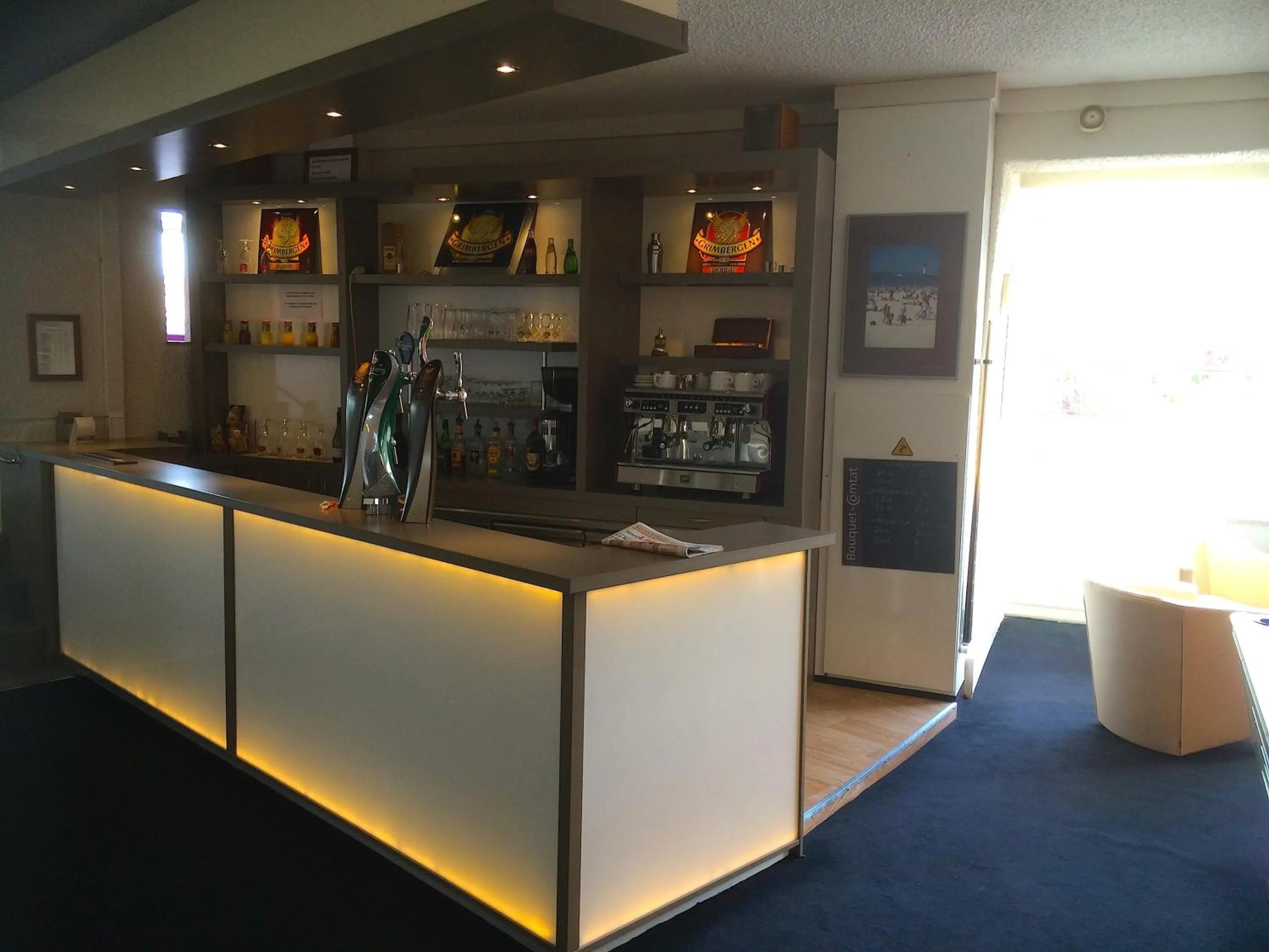 Lounge or bar in HECO Calais Centre-Gare