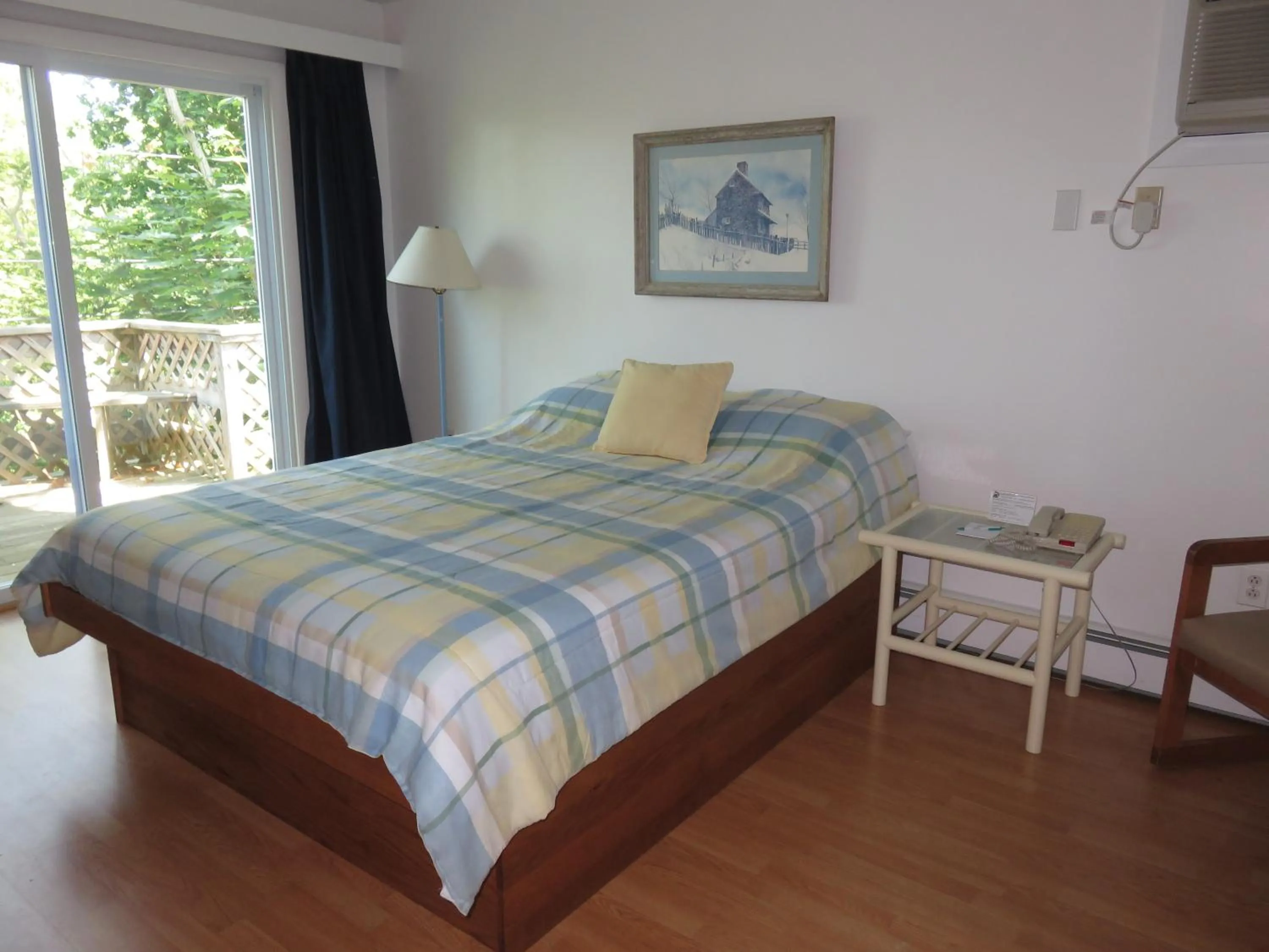 Bedroom, Bed in Self-Sufficient Cottages at Even'tide Resort