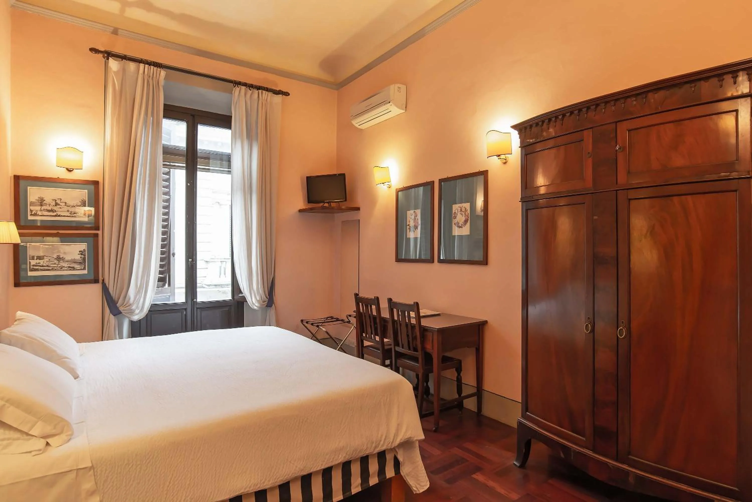 Photo of the whole room, Bed in Residenza Johanna I