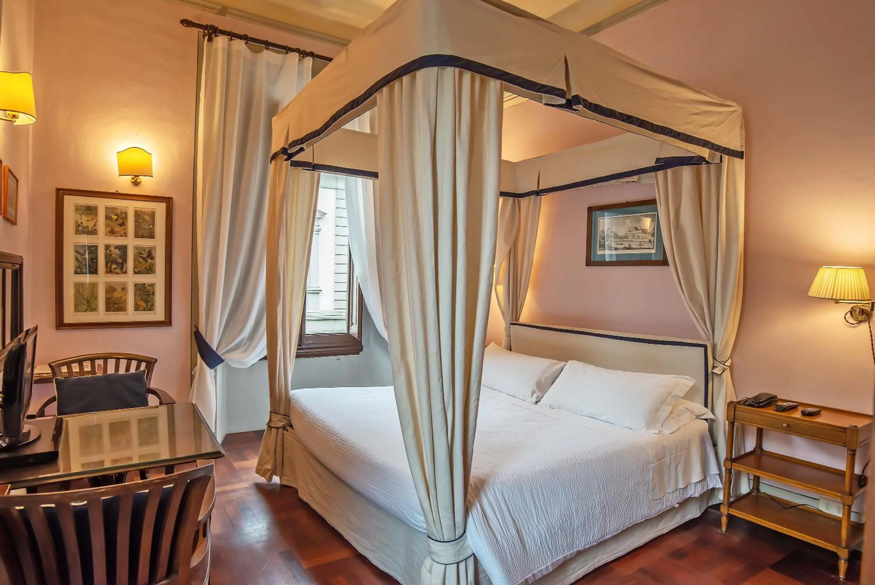 Photo of the whole room, Bed in Residenza Johanna I