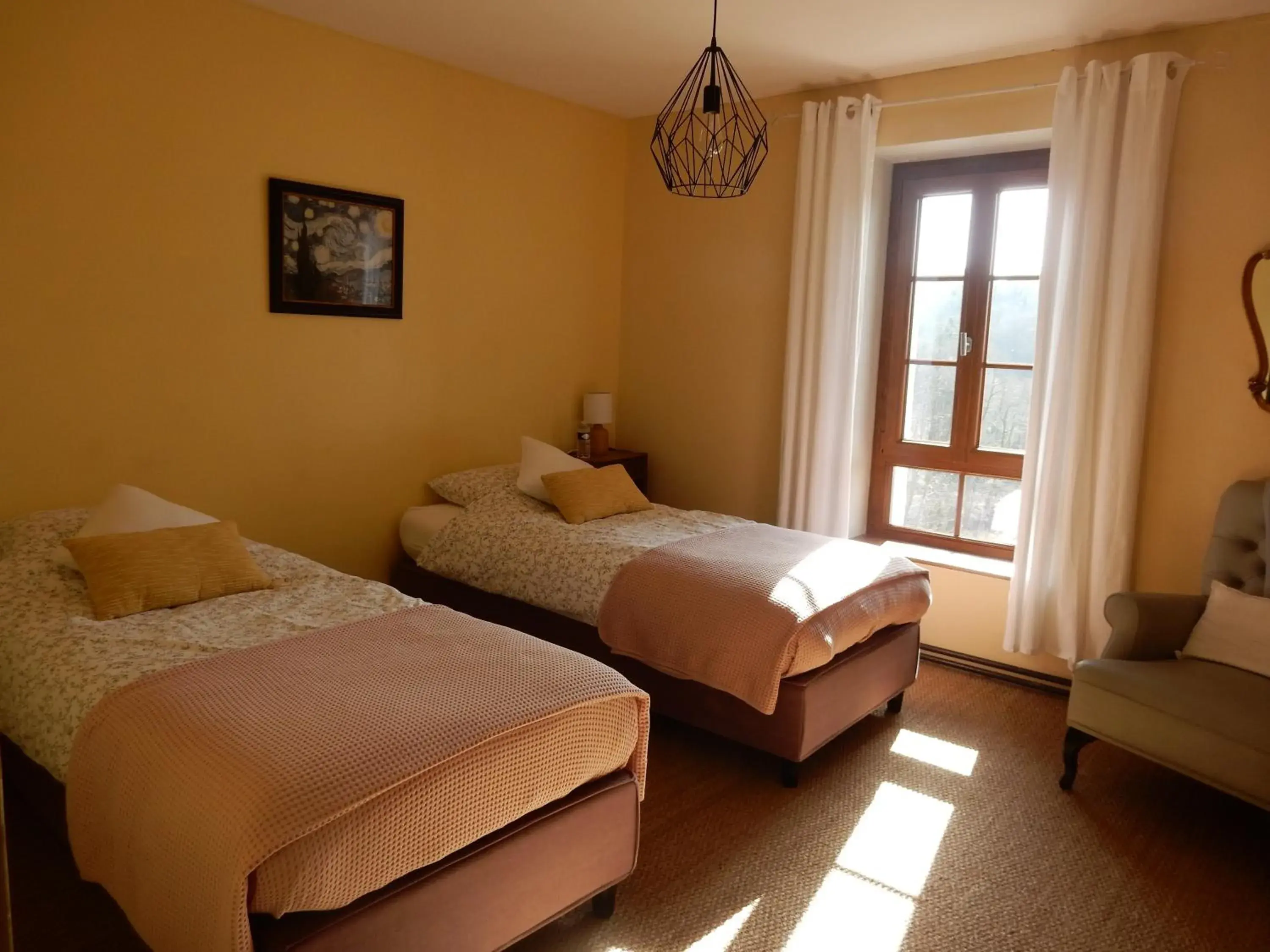 Twin Room with Private Bathroom in Chambre d'hôtes Le Puy Maury Twin Room with Private Bathroom in Chambre d'hôtes Le Puy Maury