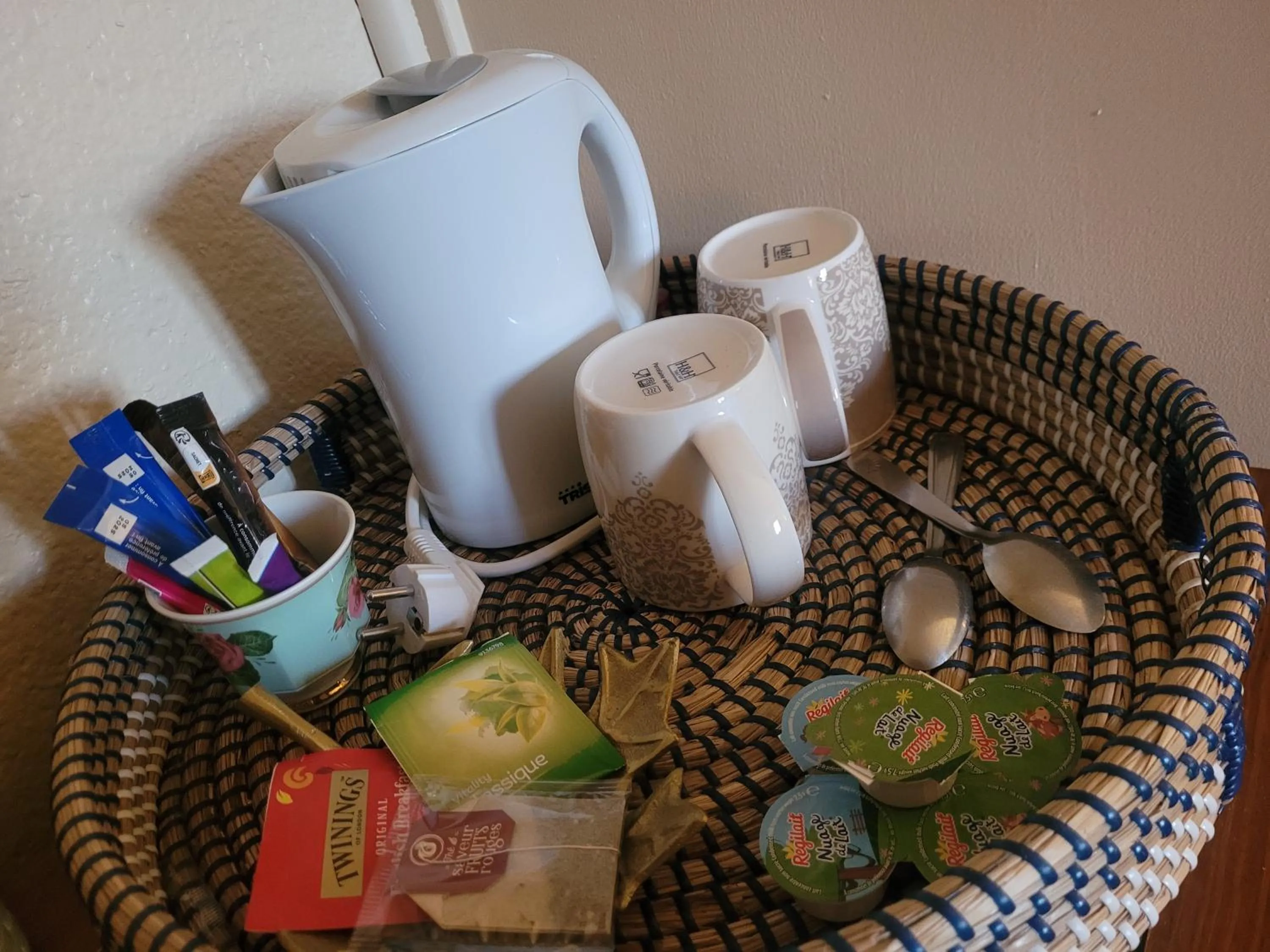 Coffee/tea facilities in Chambre d'hôtes Le Puy Maury