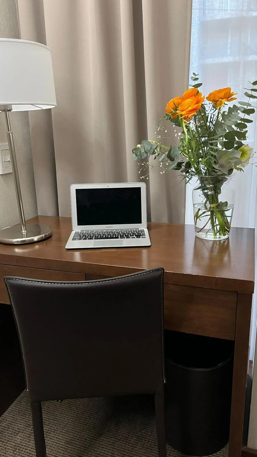 hair dresser in ian Hotel