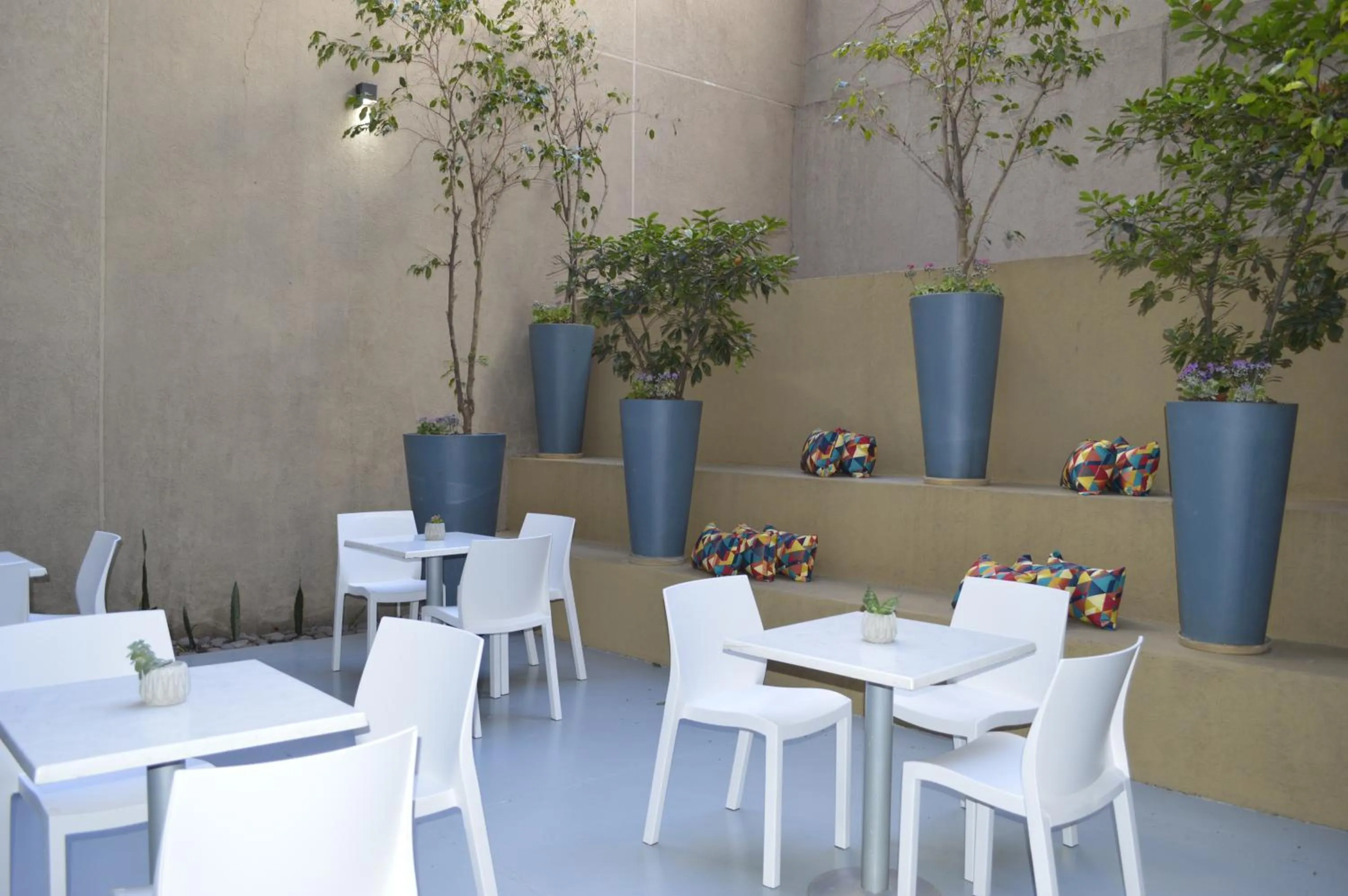 Seating area in ian Hotel