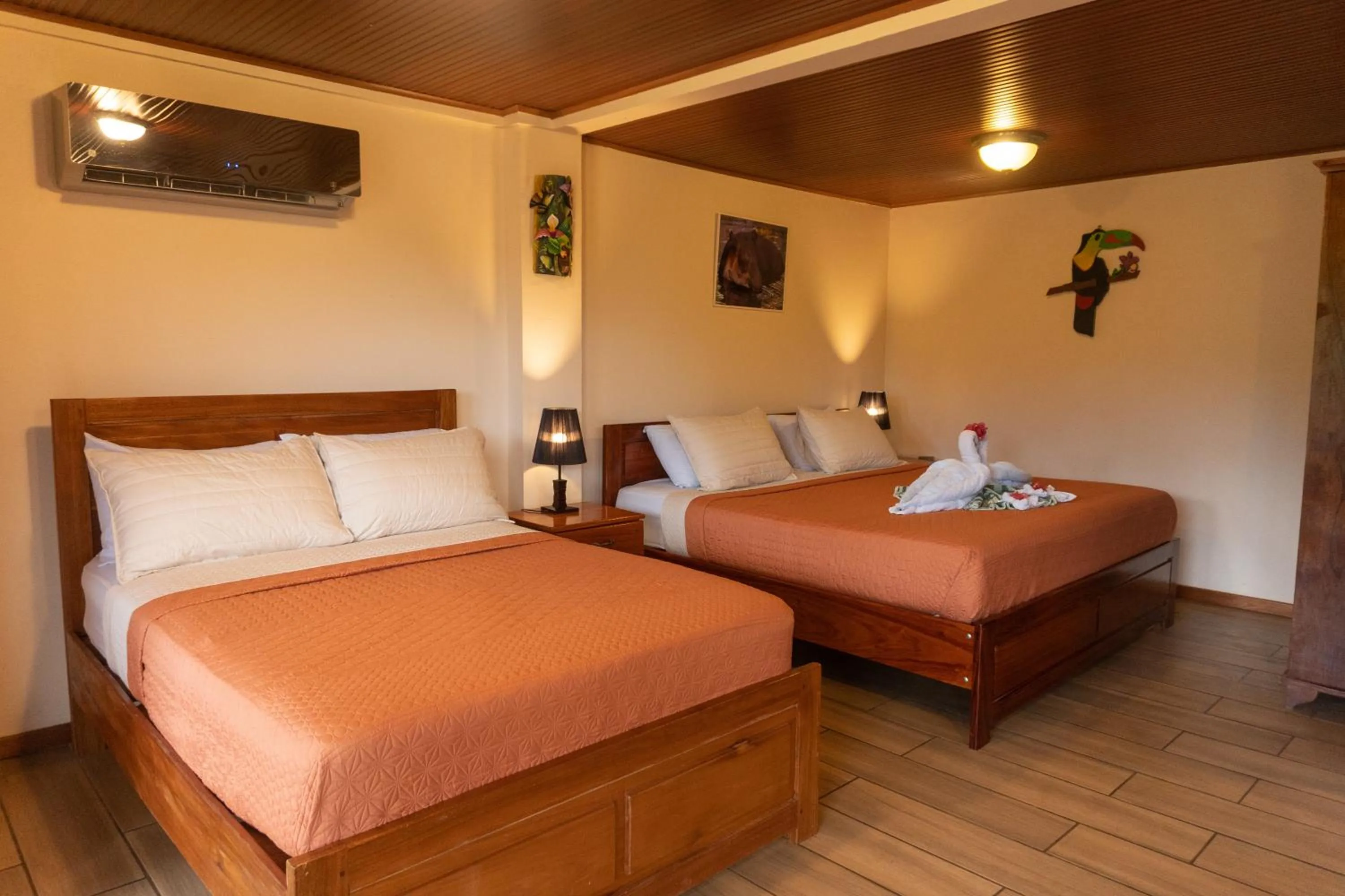 Photo of the whole room, Bed in Jacamar Corcovado Drake Bay