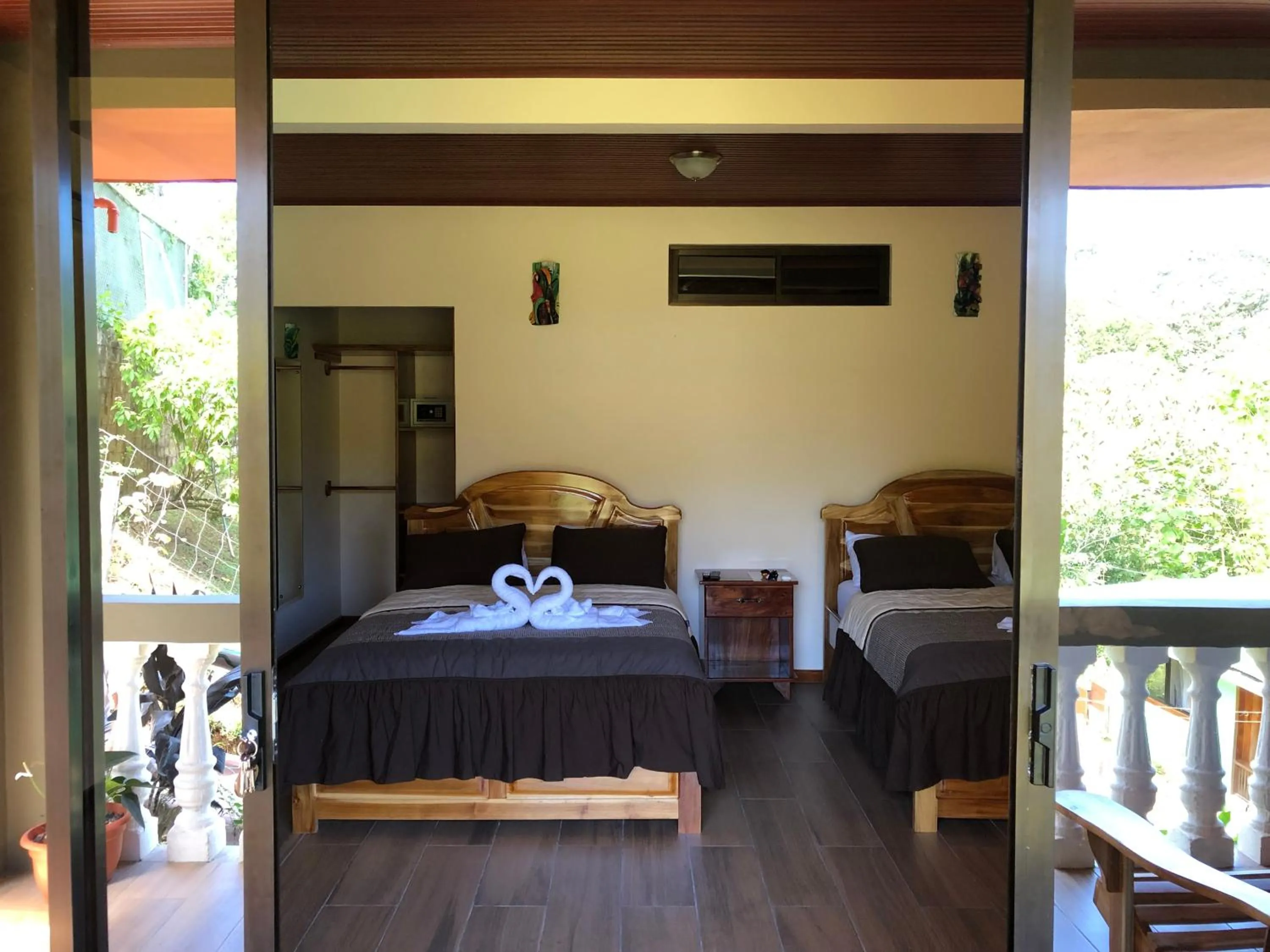 Photo of the whole room, Bed in Jacamar Corcovado Drake Bay