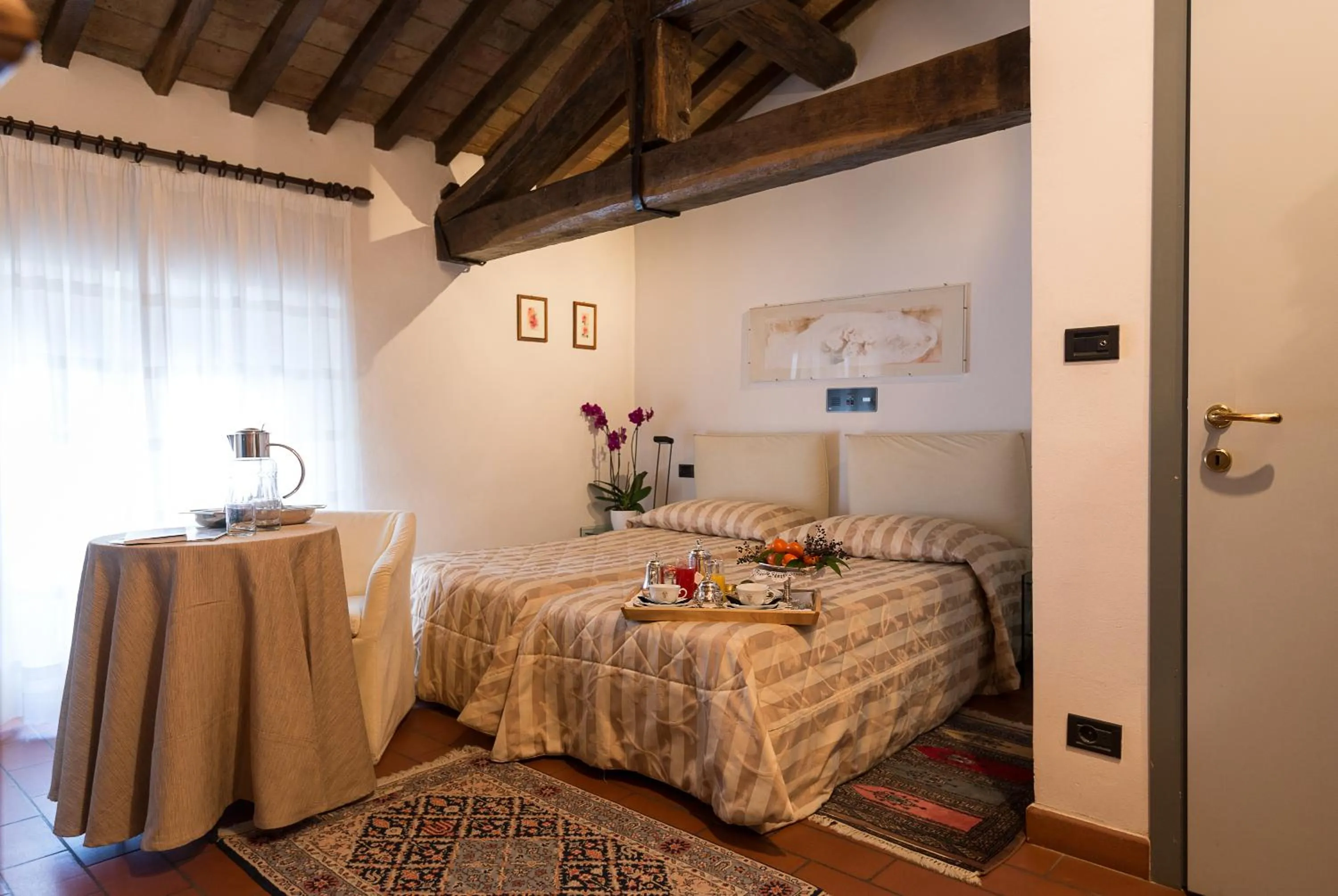 Photo of the whole room, Bed in Palazzo Loup Hotel