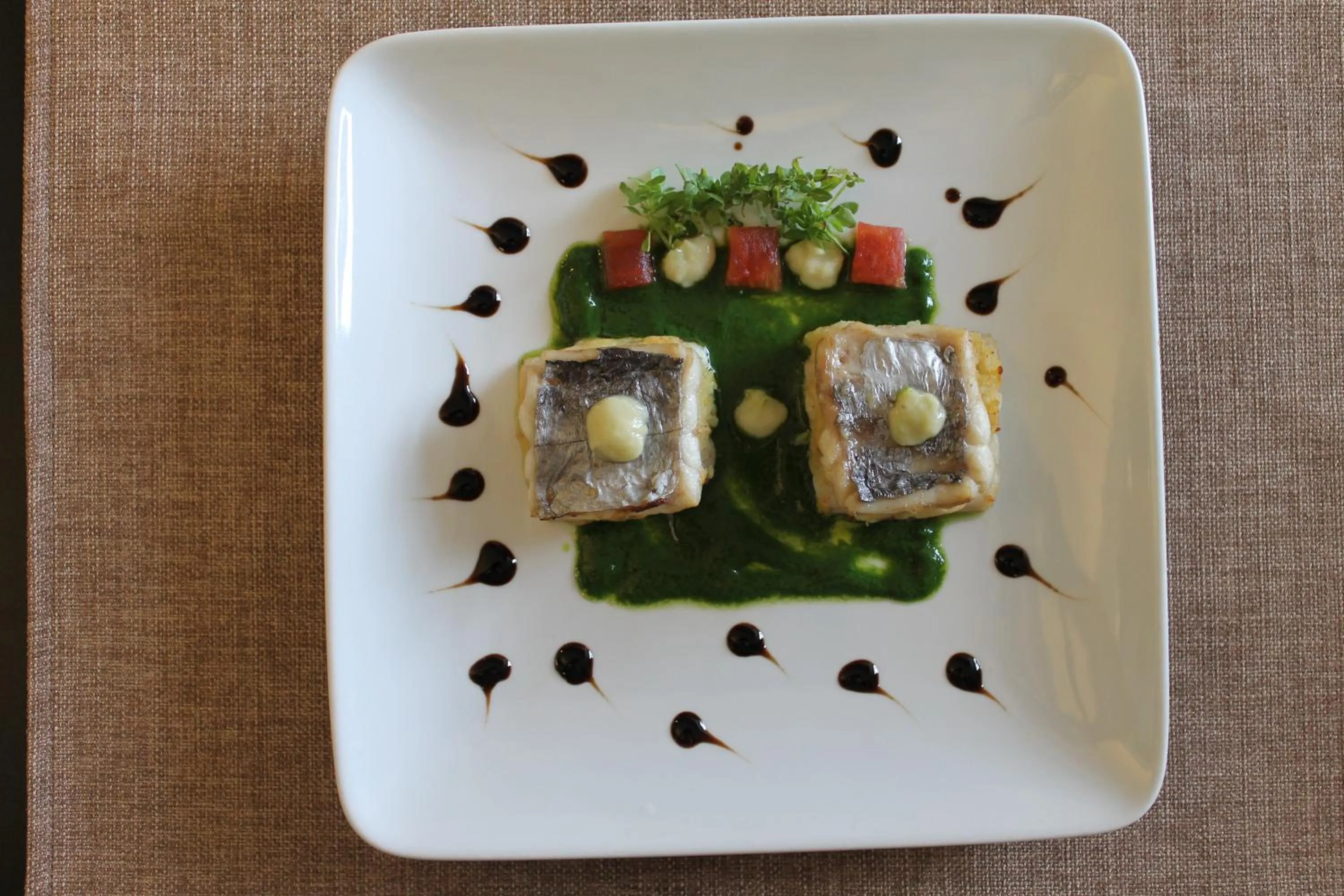 Restaurant/places to eat in Dependance La Mouette