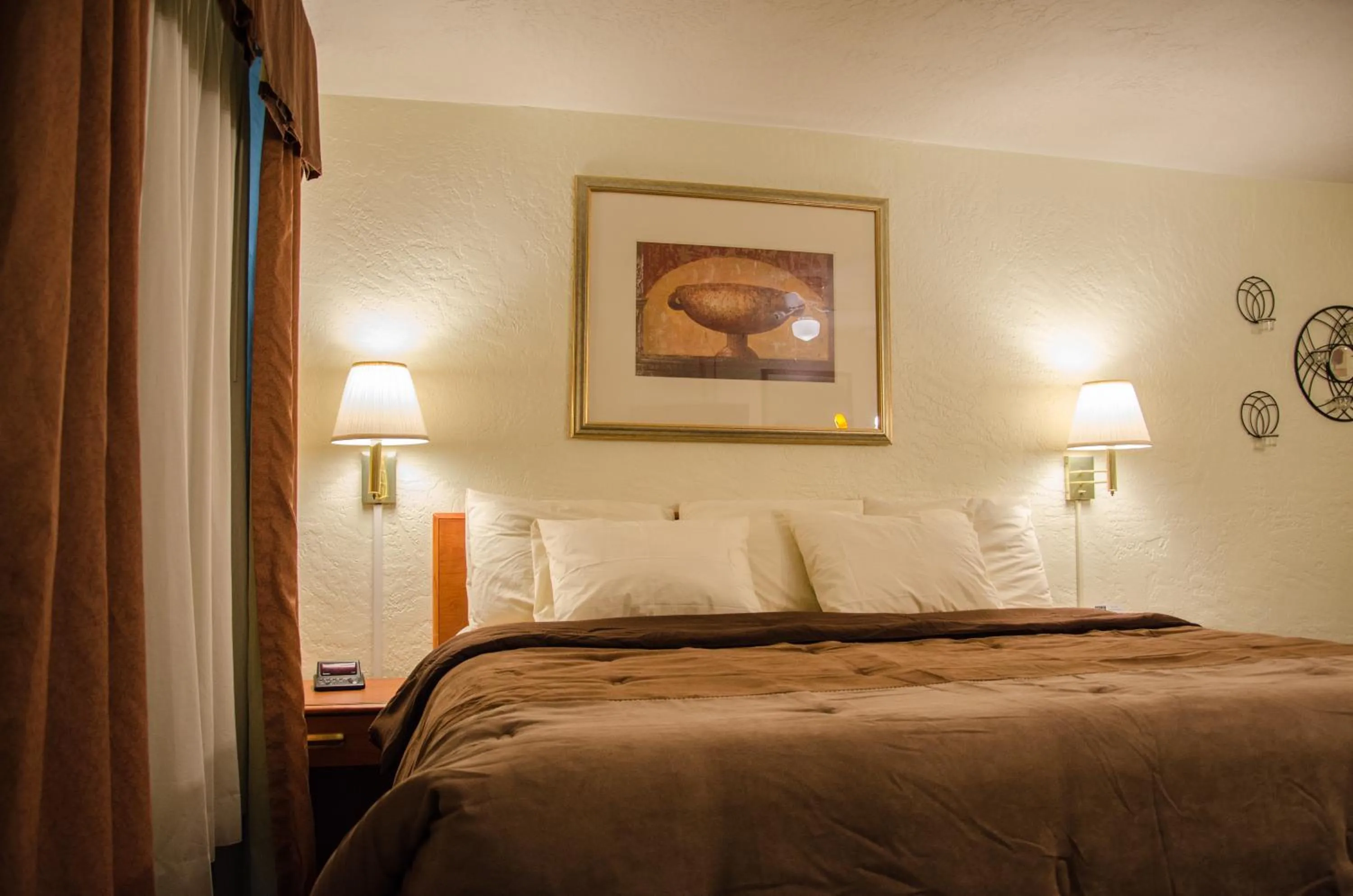 Bed in Budget Inn & Suites Colby