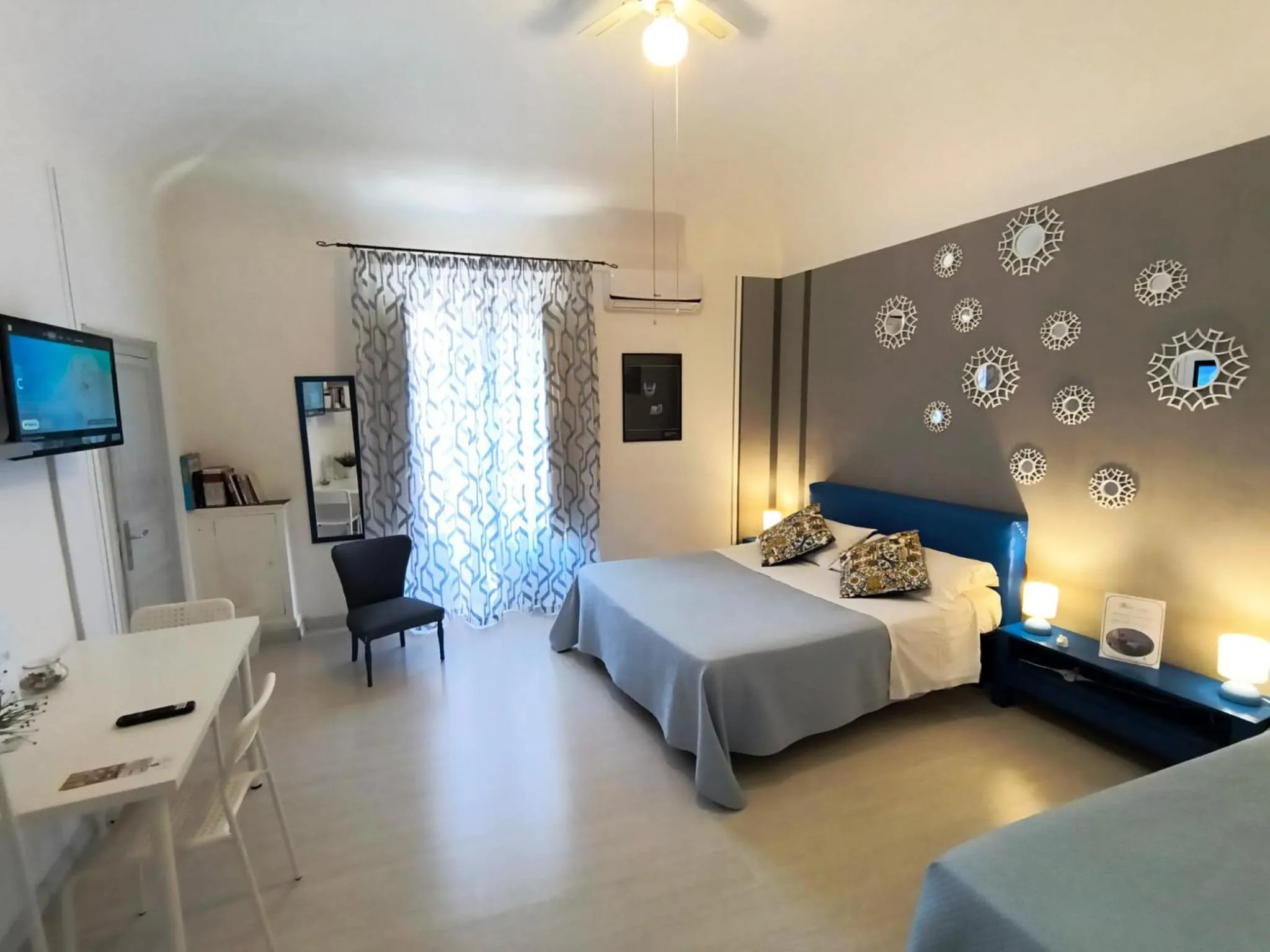 View (from property/room), Bed in BED&BOOK Palazzo Cutelli