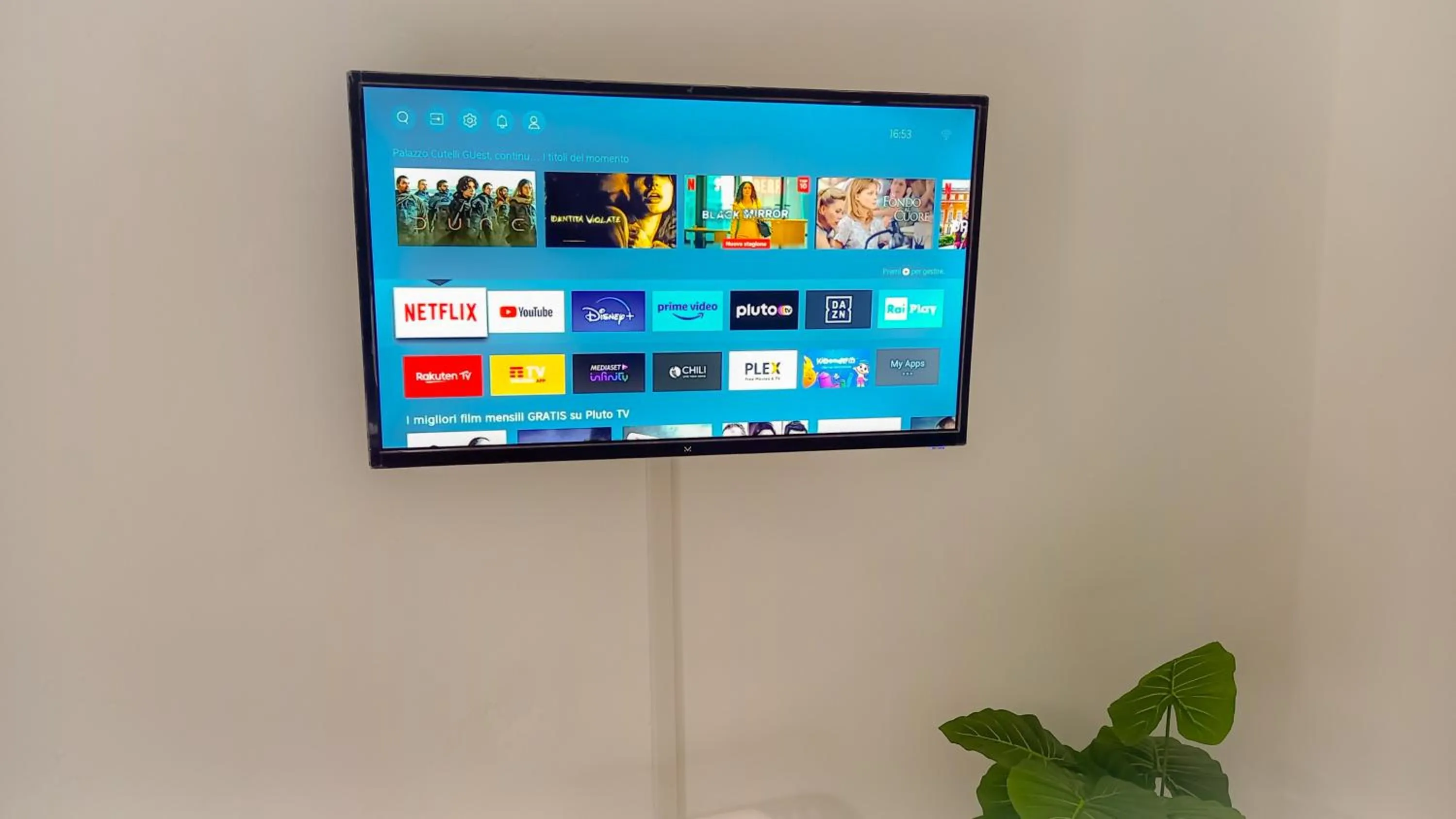 TV and multimedia in BED&BOOK Palazzo Cutelli