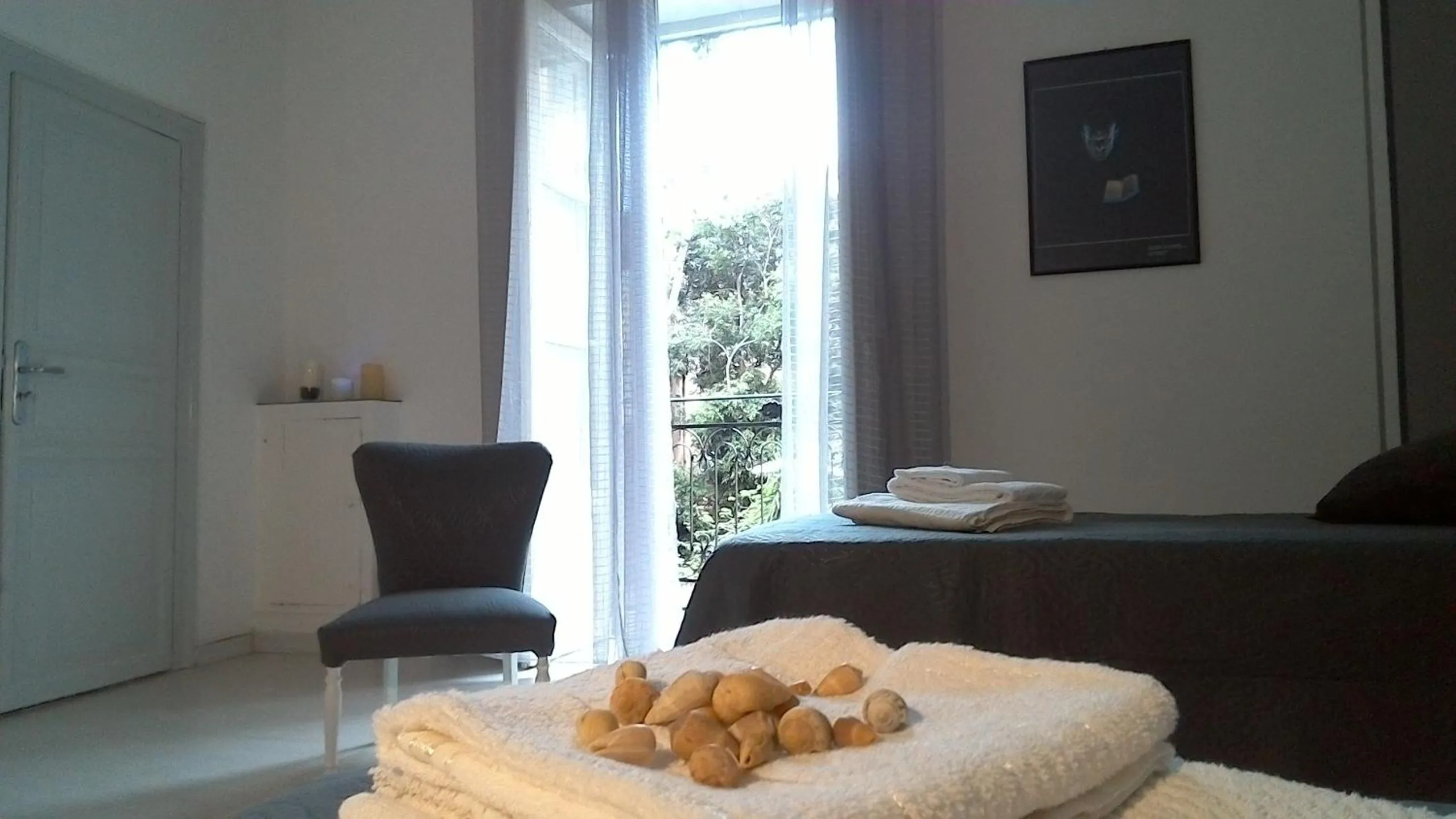 Photo of the whole room, Bed in BED&BOOK Palazzo Cutelli