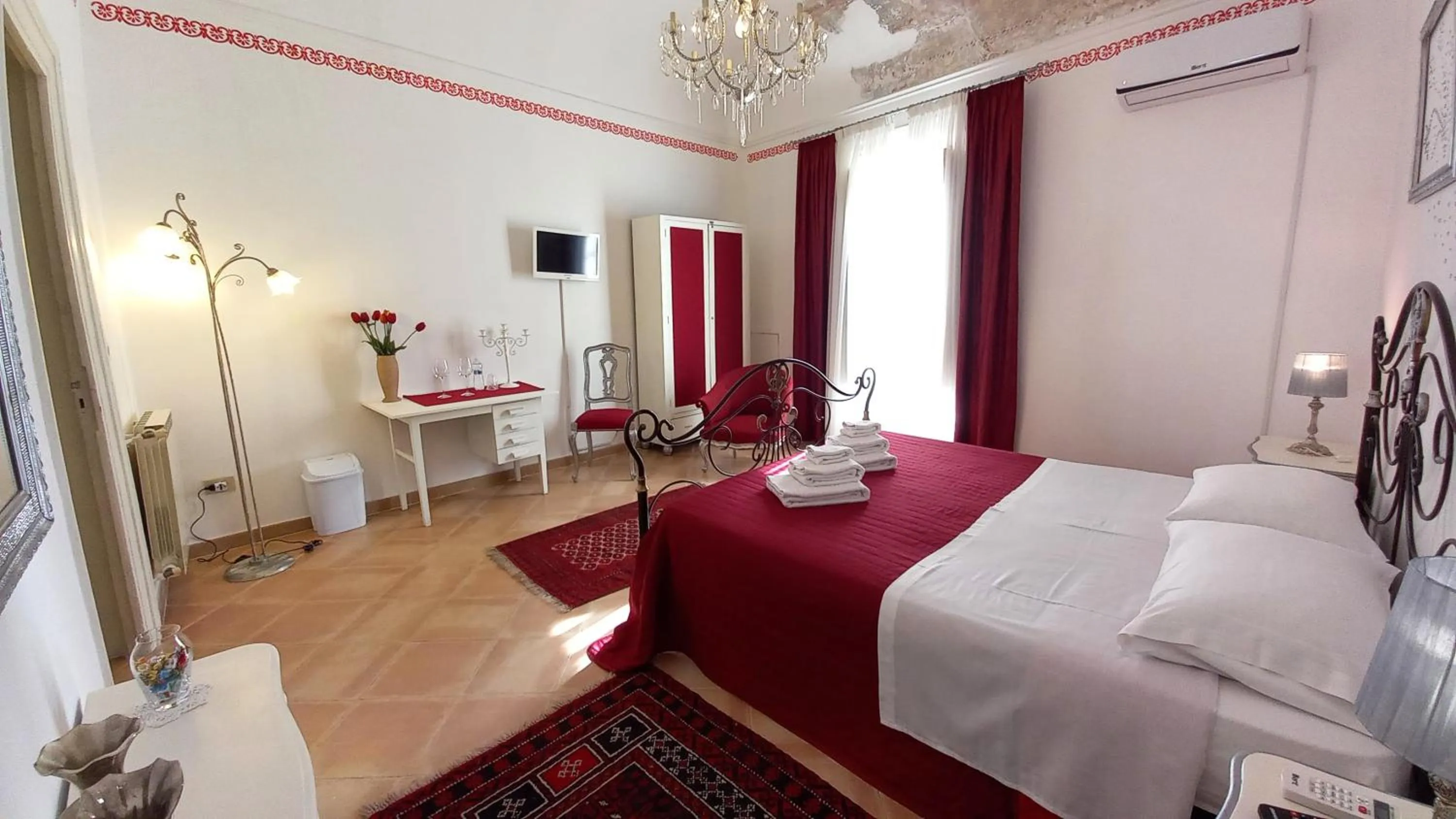 Bedroom, Bed in BED&BOOK Palazzo Cutelli