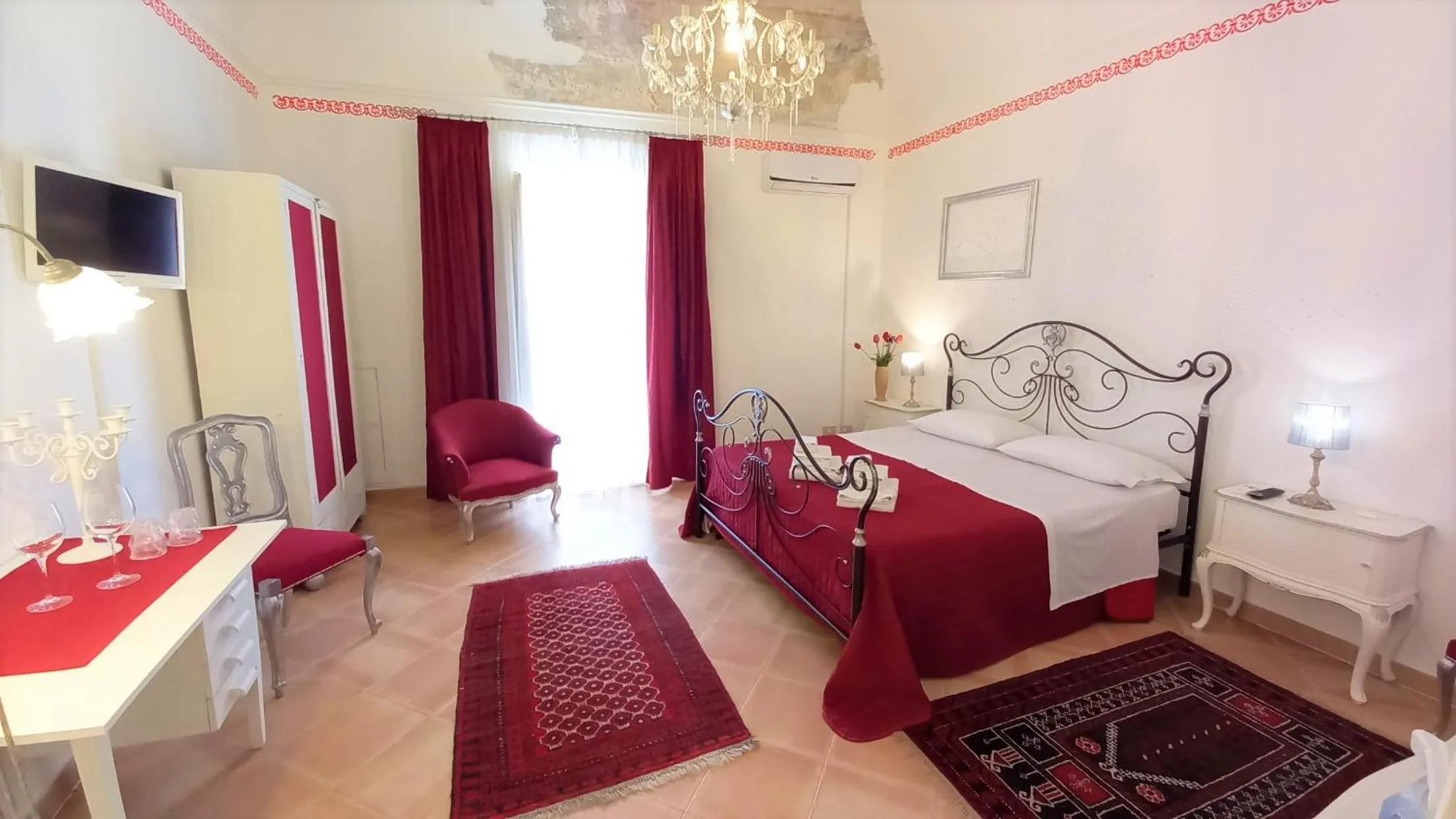 Photo of the whole room, Bed in BED&BOOK Palazzo Cutelli