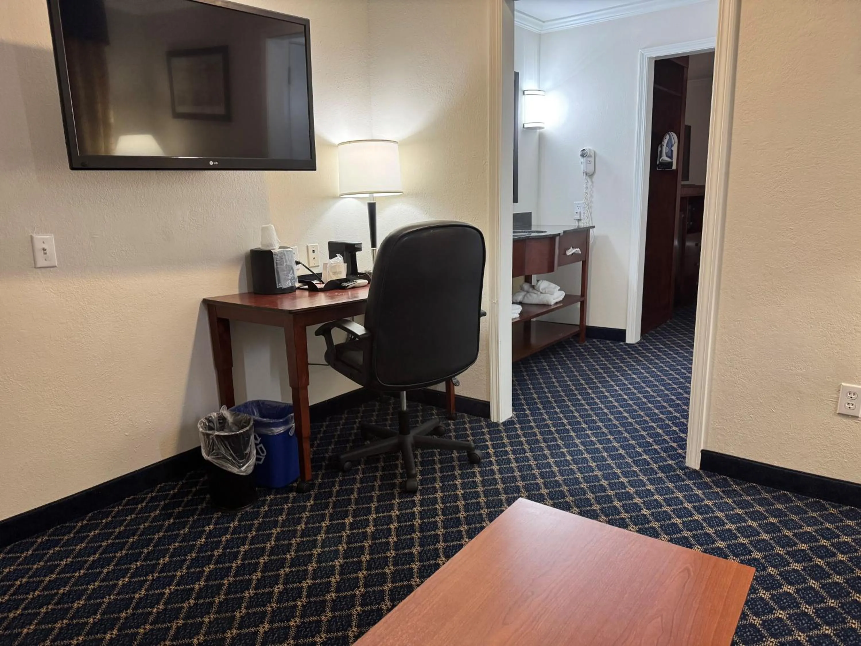 Seating area in Baymont by Wyndham McComb