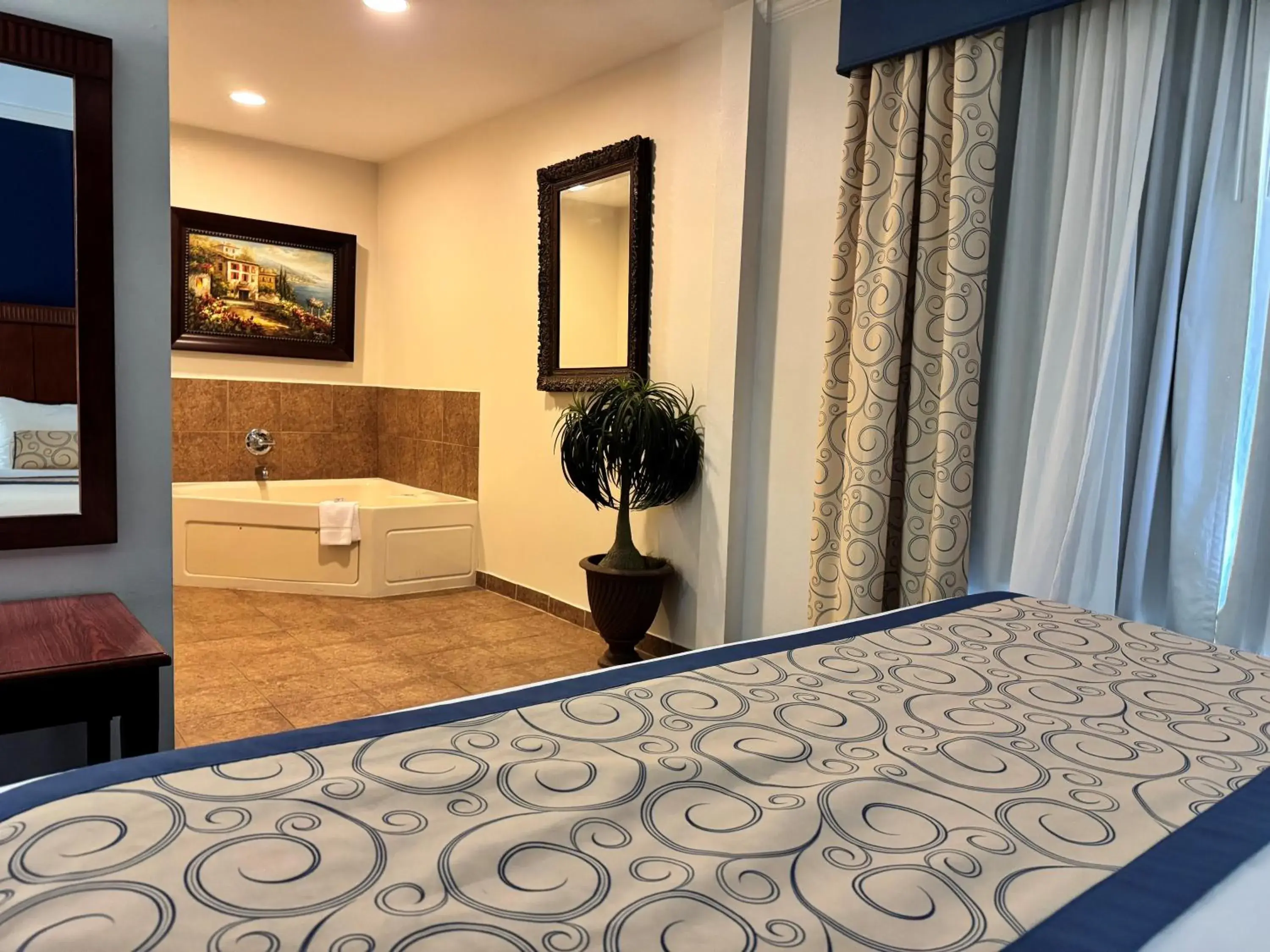 Photo of the whole room, Bed in Baymont by Wyndham McComb Photo of the whole room, Bed in Baymont by Wyndham McComb