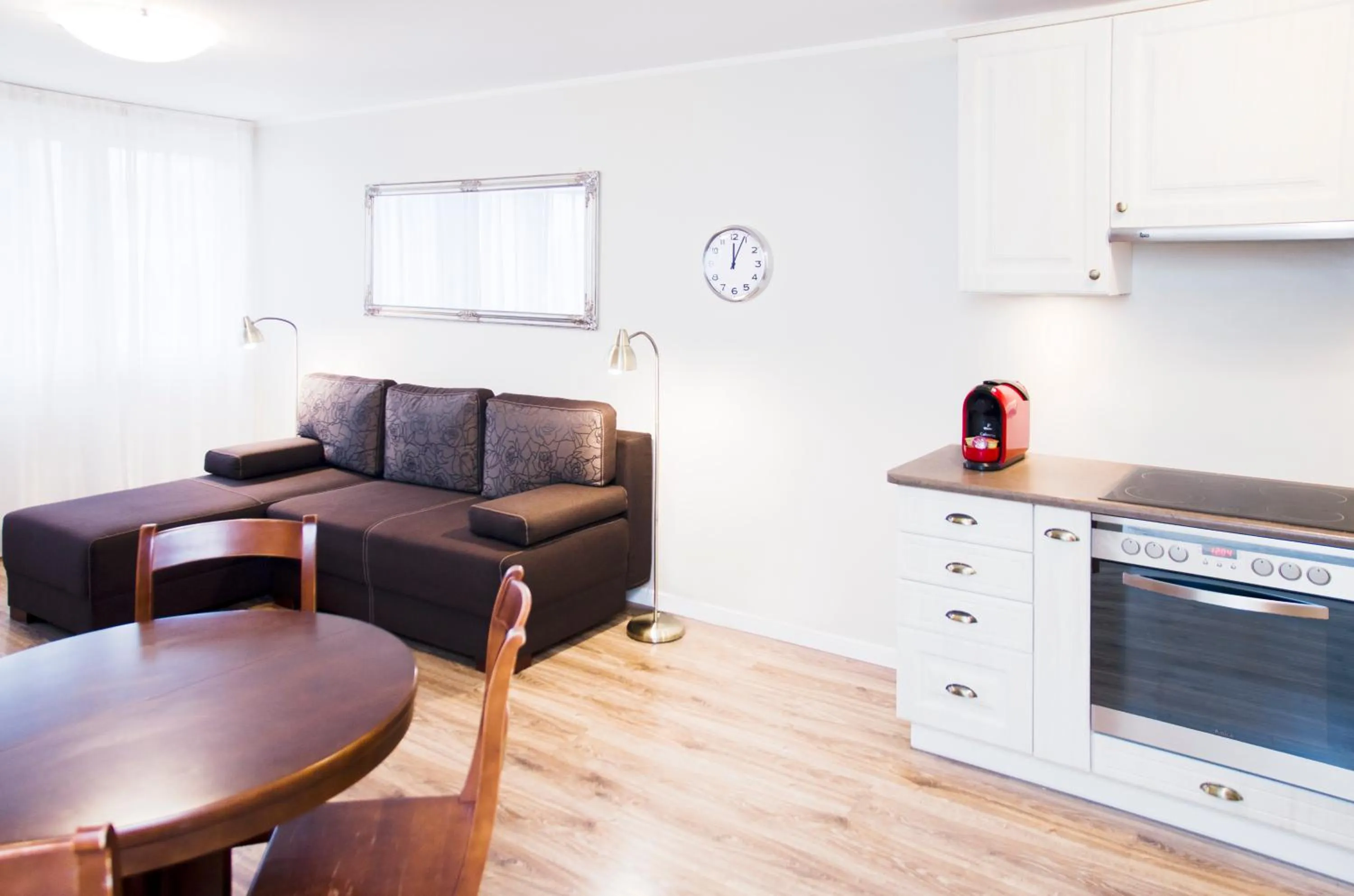 Coffee/tea facilities in Hosapartments City Center