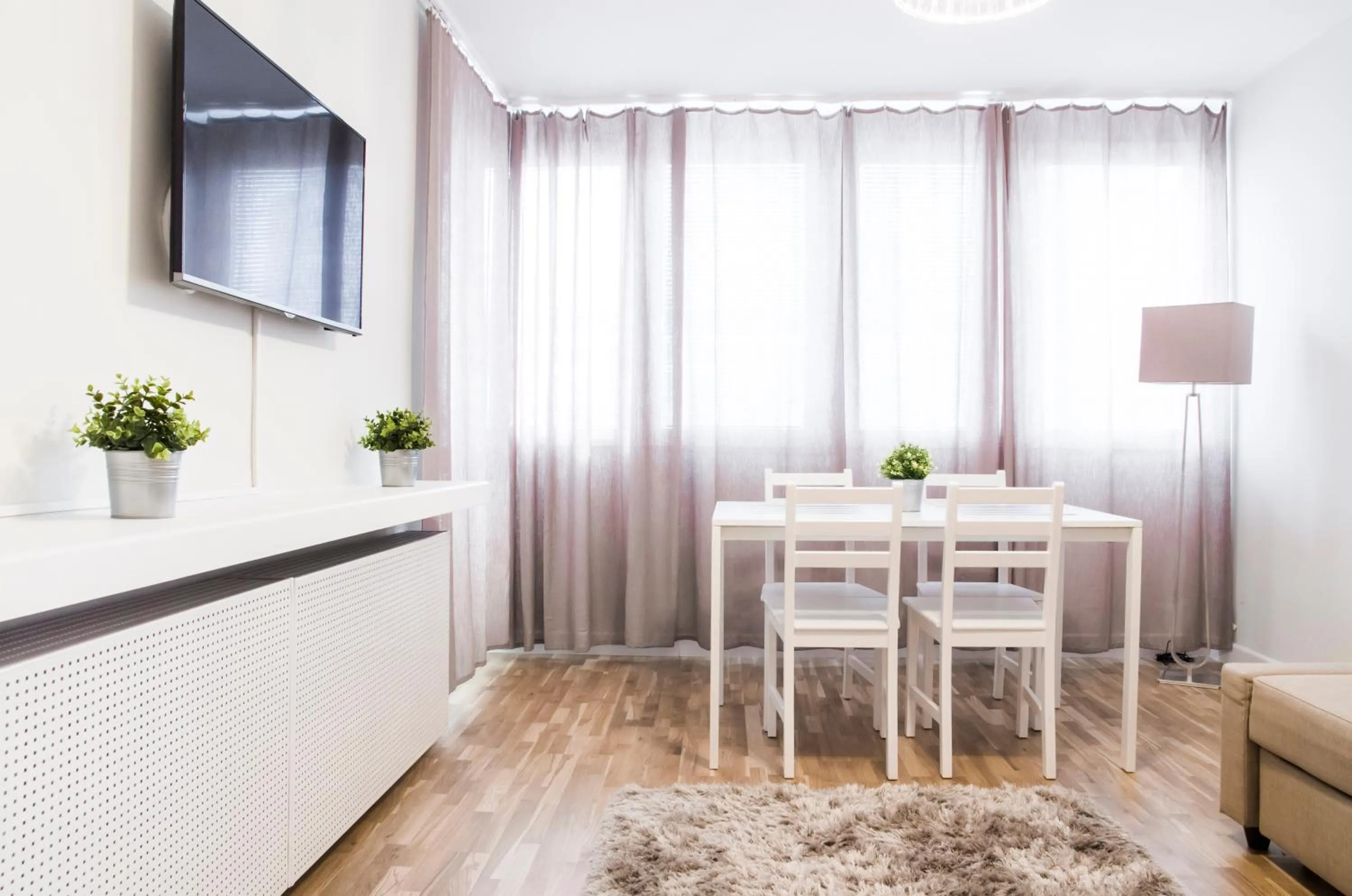 TV and multimedia in Hosapartments City Center