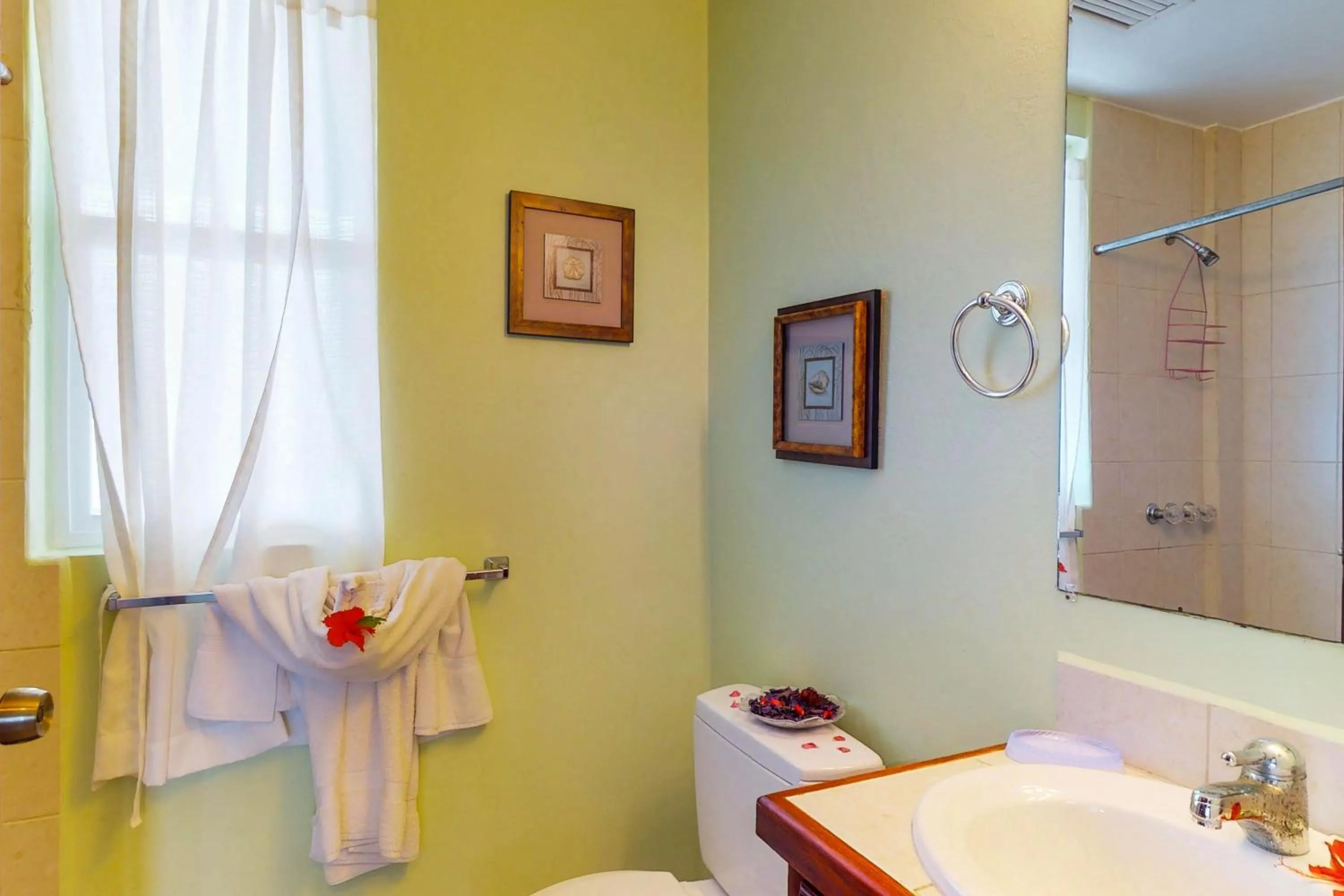 Suite E303 Mara Laguna