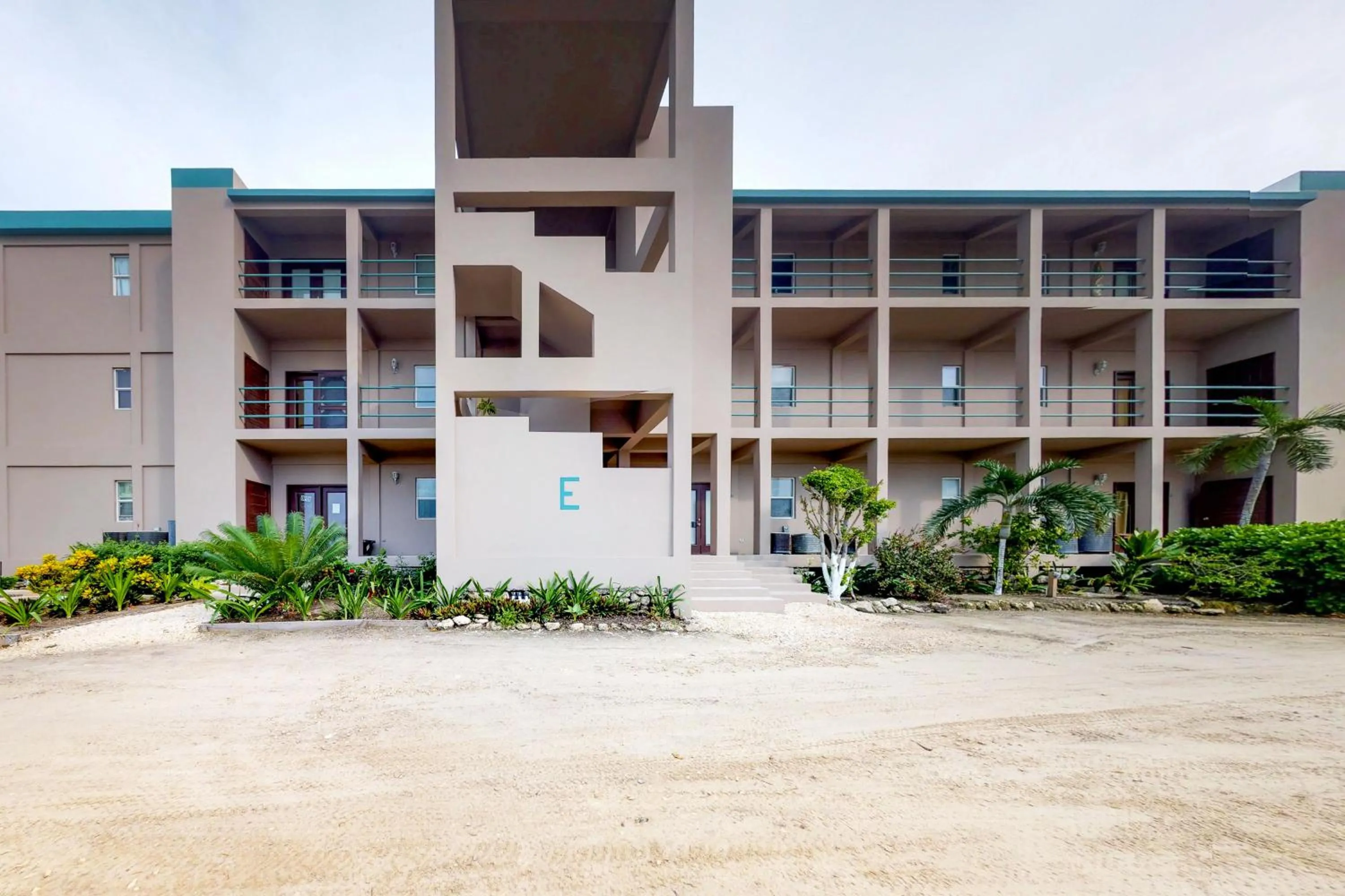 Suite E303 Mara Laguna