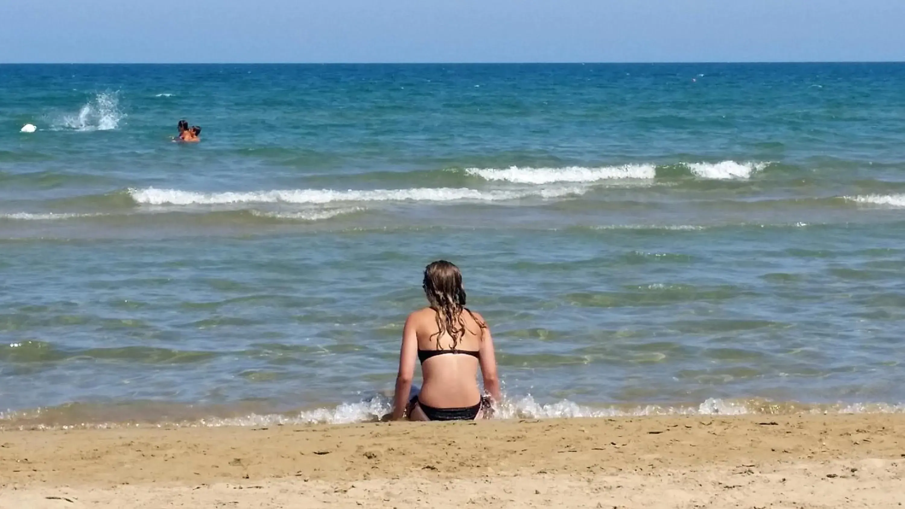 Property building in Baia Degli Aranci Suite & Apartments Property building in Baia Degli Aranci Suite & Apartments