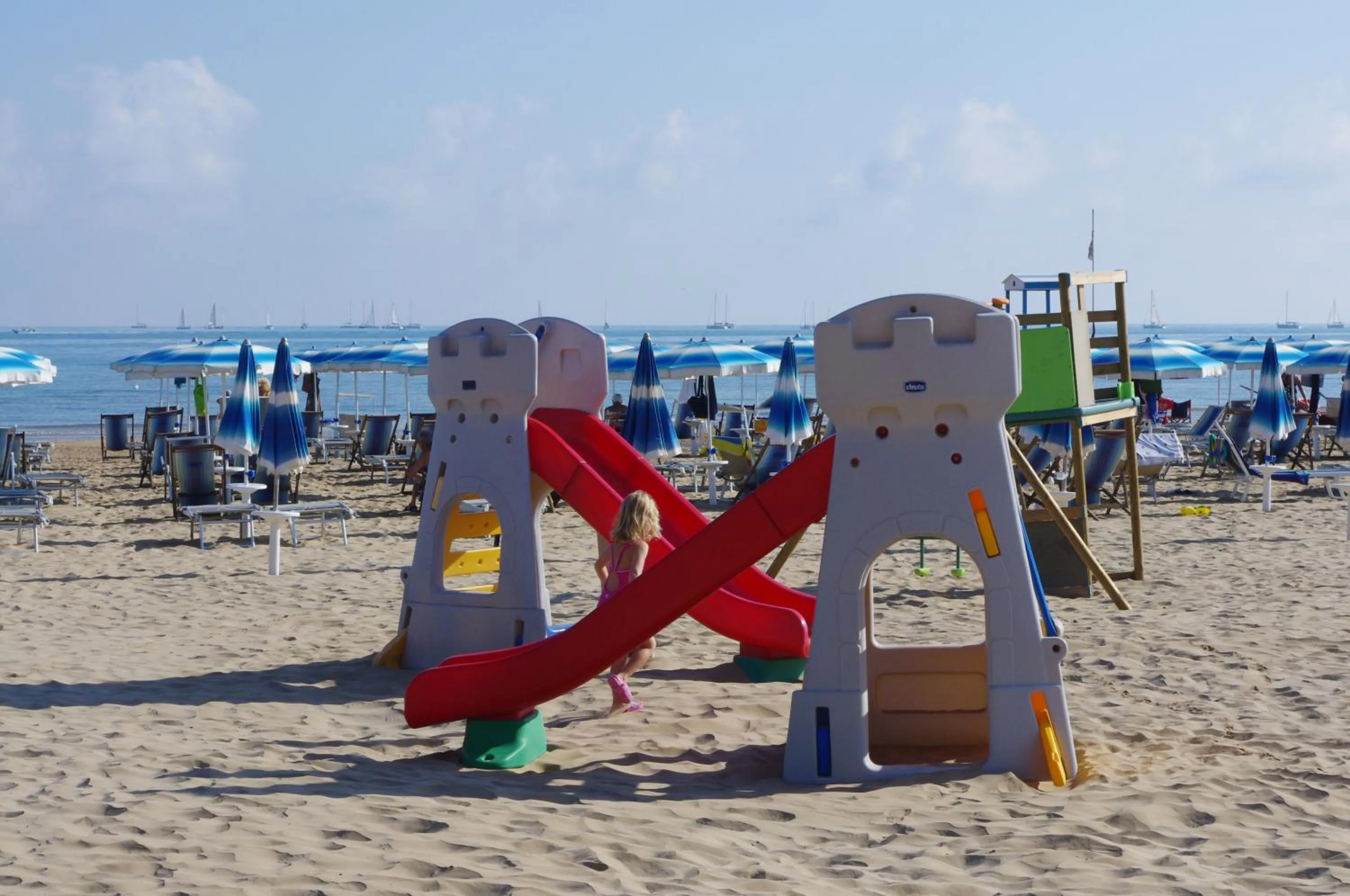 Property building in Baia Degli Aranci Suite & Apartments