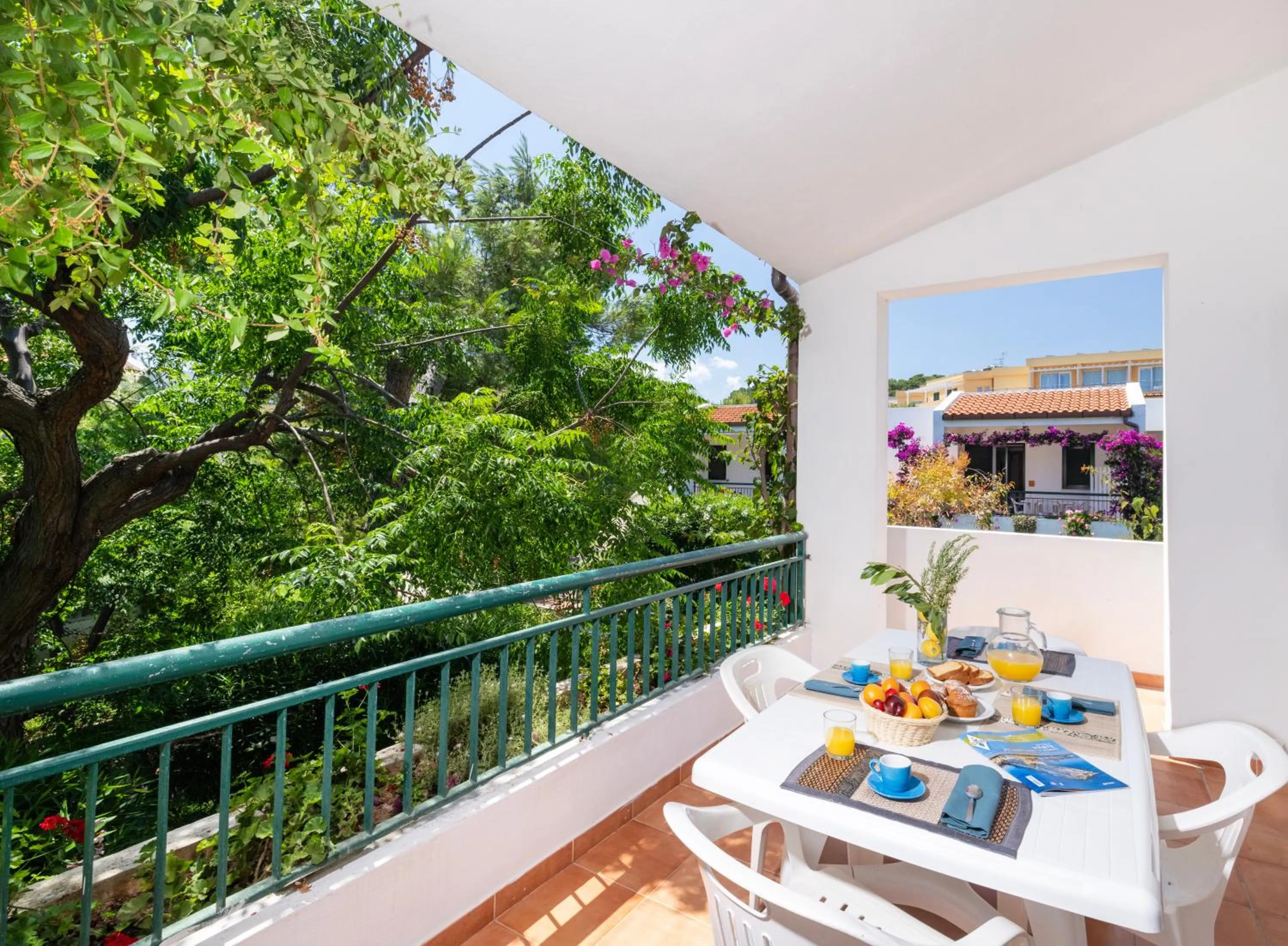 Balcony/Terrace in Baia Degli Aranci Suite & Apartments
