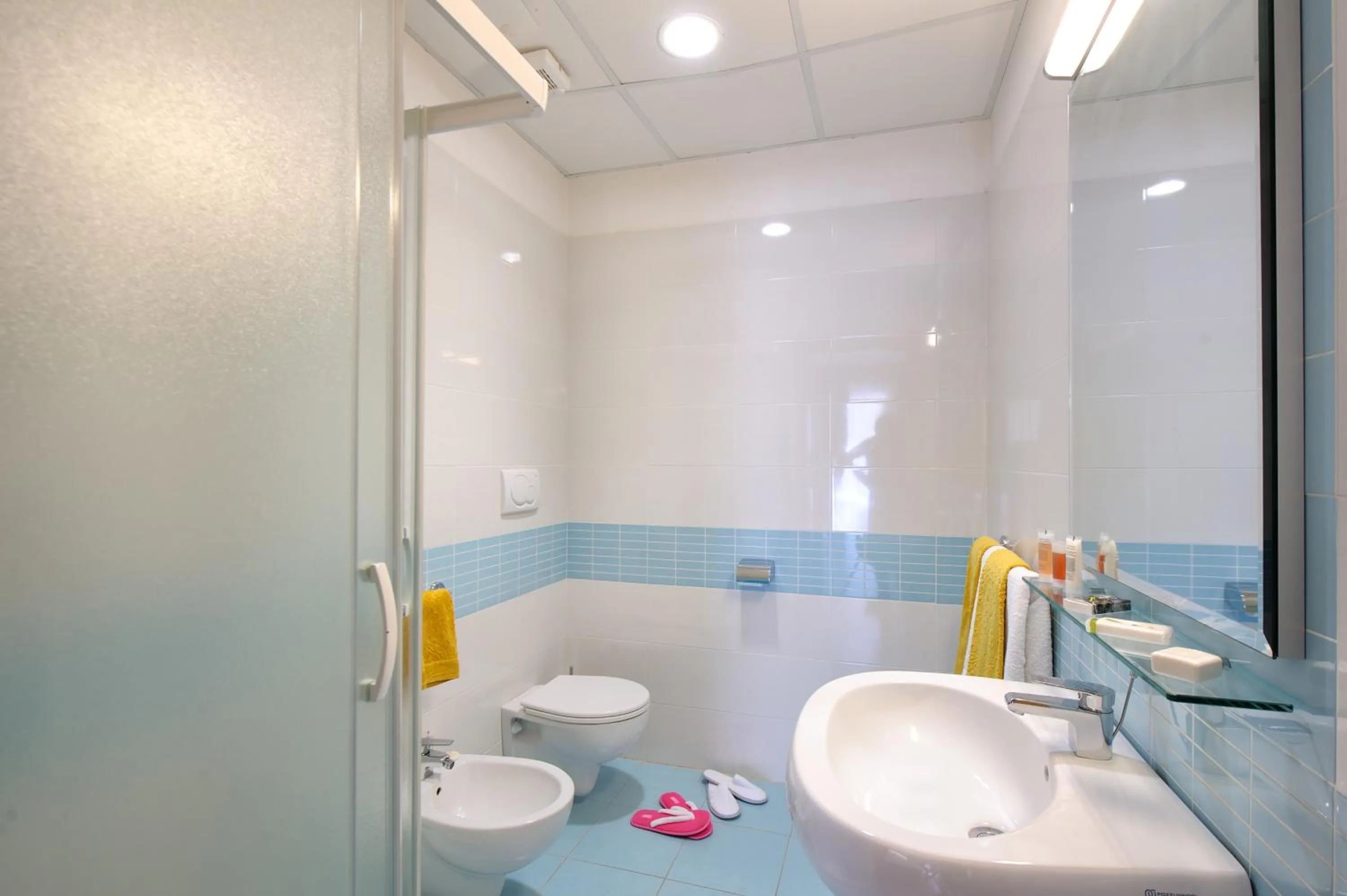 Bathroom in Baia Degli Aranci Suite & Apartments