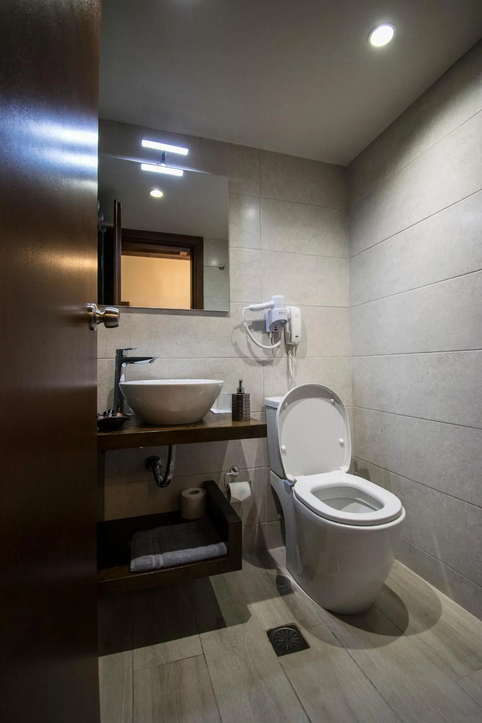 Toilet in D'Argento Boutique Rooms