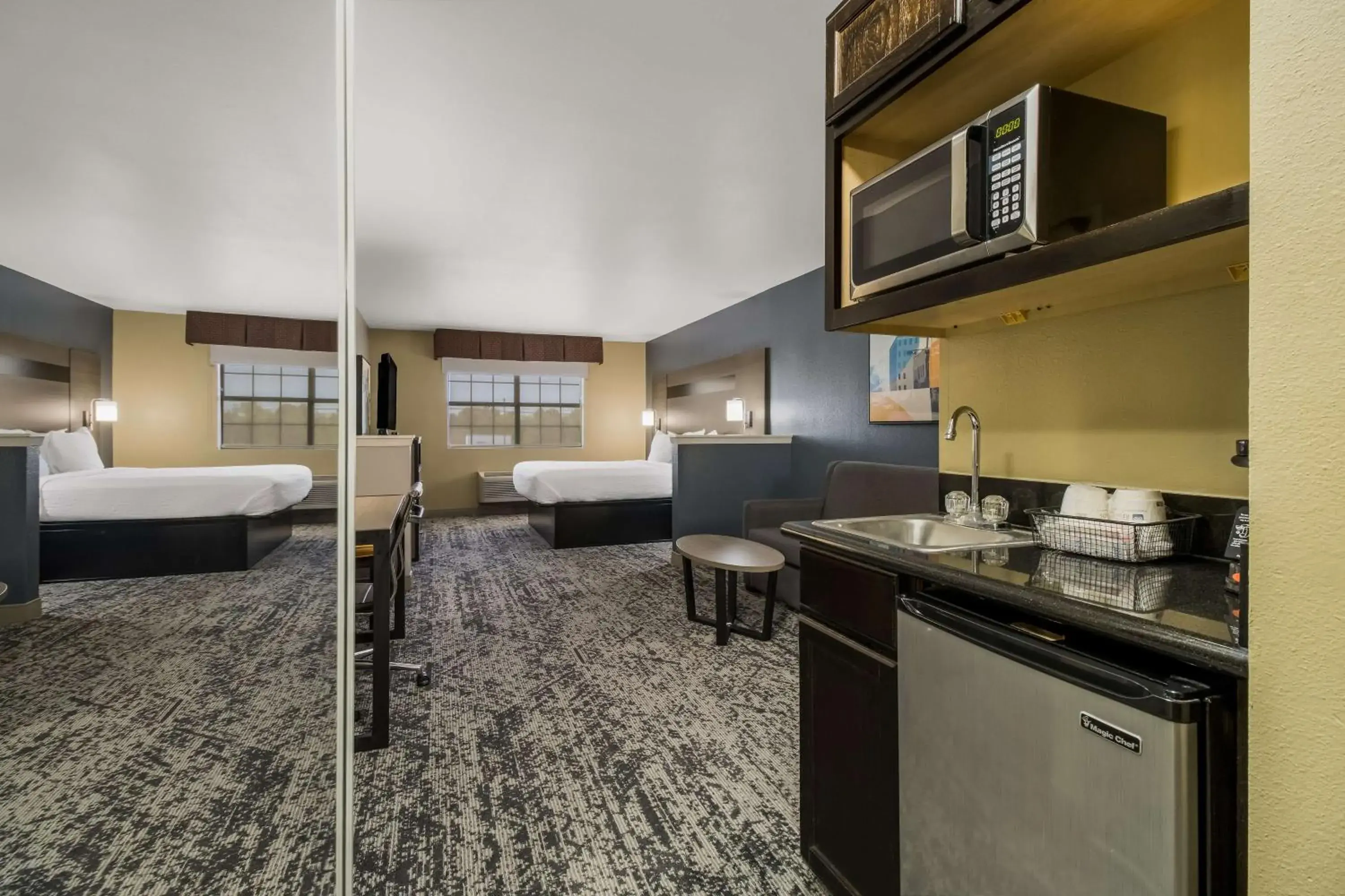 Photo of the whole room, Bed in Best Western Temple Inn & Suites Photo of the whole room, Bed in Best Western Temple Inn & Suites