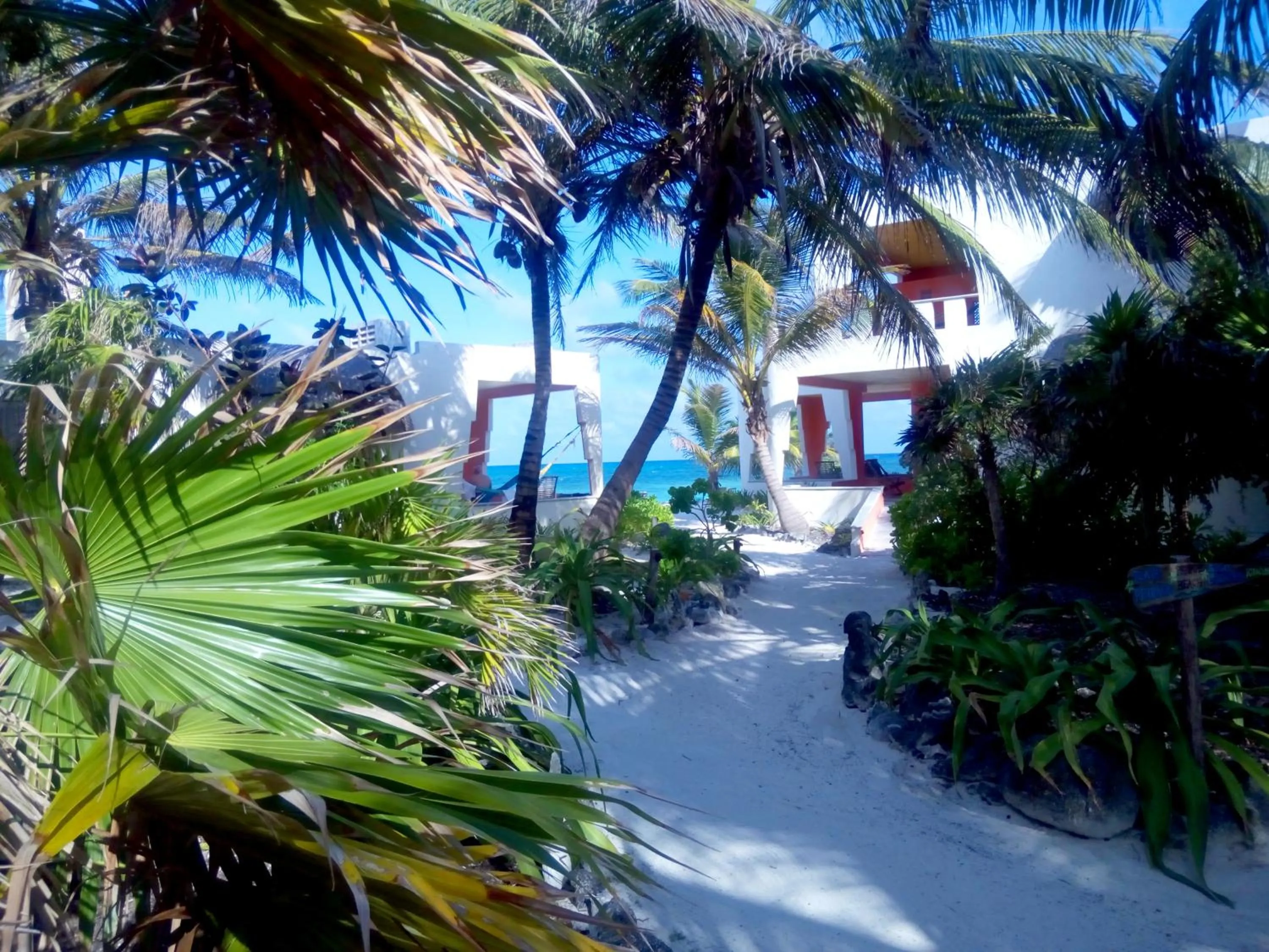 Property building in Mayan Beach Garden