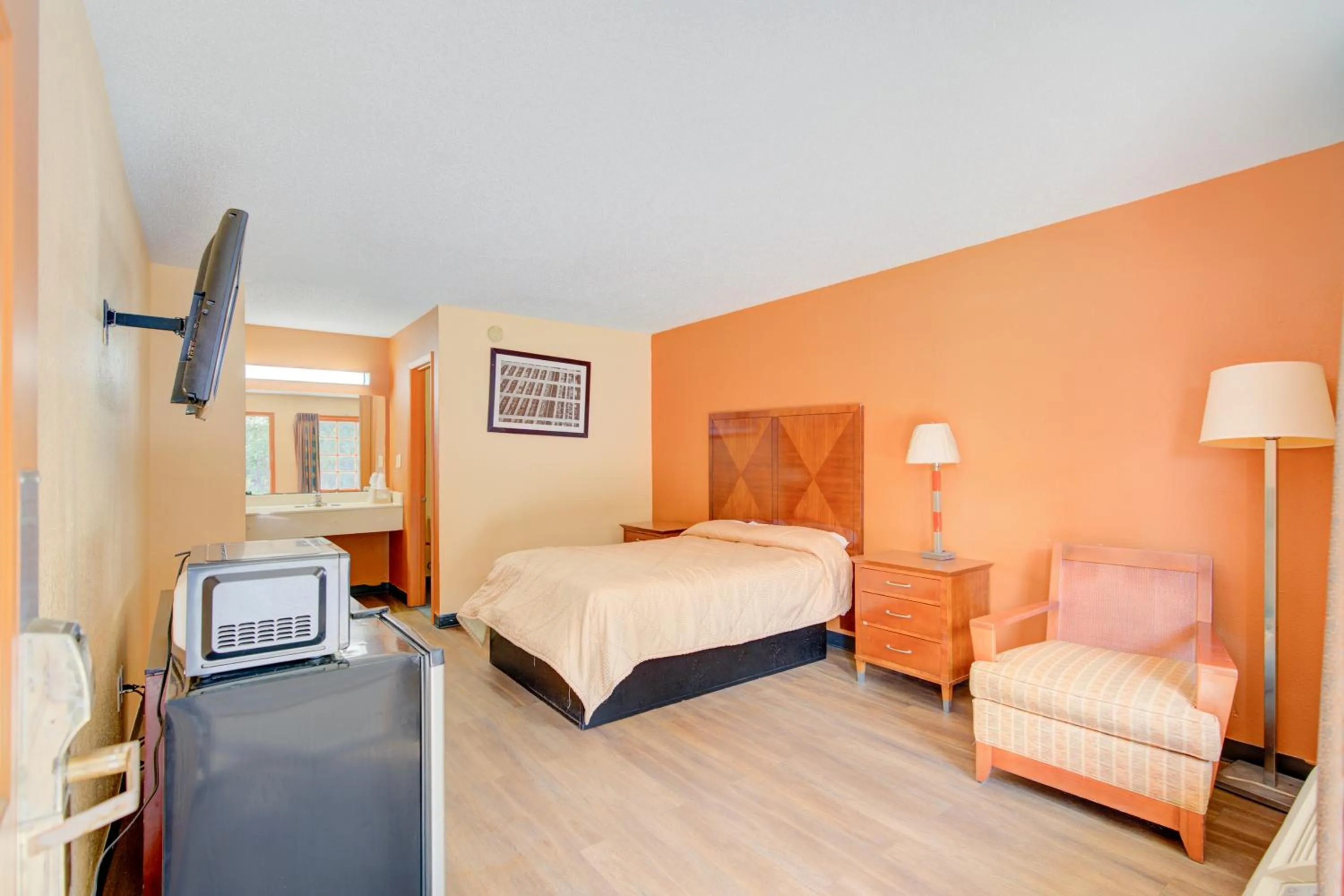 Bedroom, Bed in Hotel O Deluxe Inn Kingstree SC HWY 52