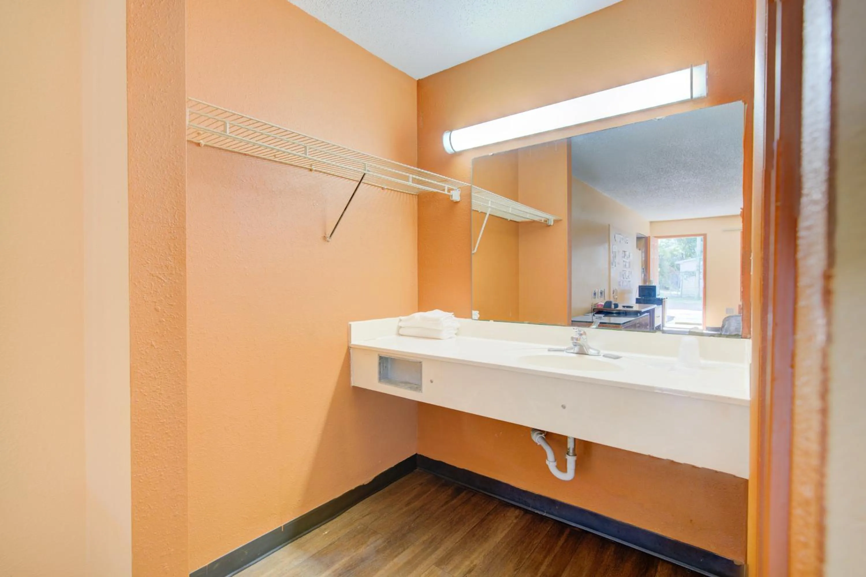 Bathroom in Hotel O Deluxe Inn Kingstree SC HWY 52