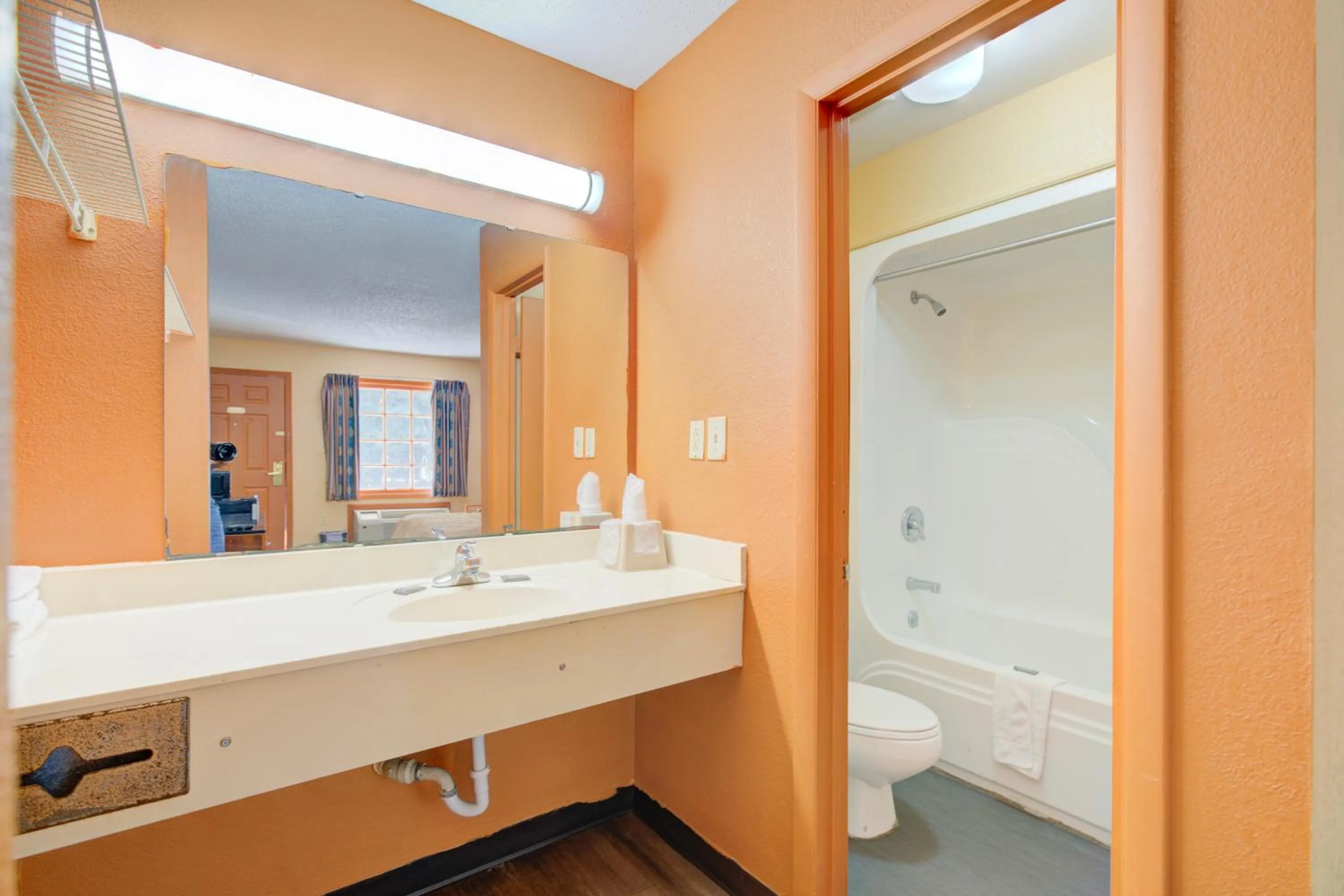 Bathroom in Hotel O Deluxe Inn Kingstree SC HWY 52