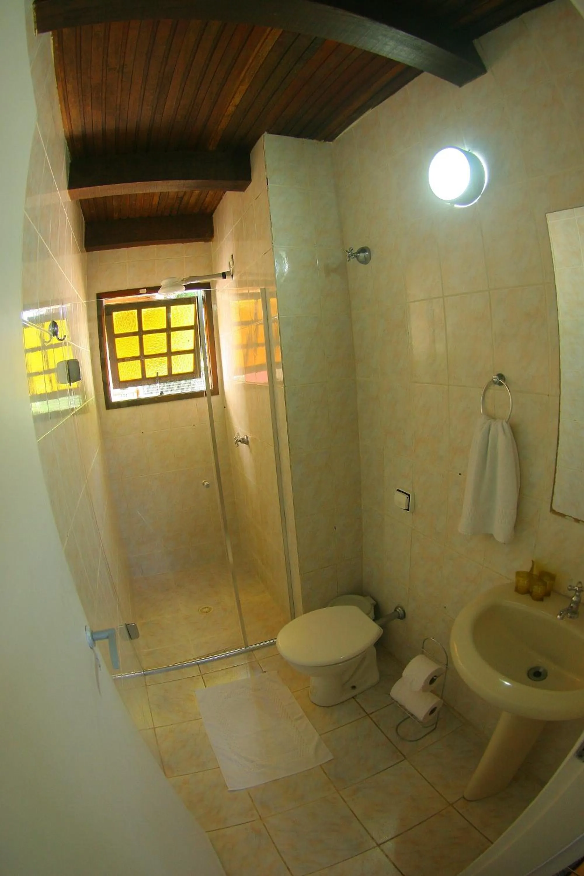 Bathroom in Pousada Tubes Maresias