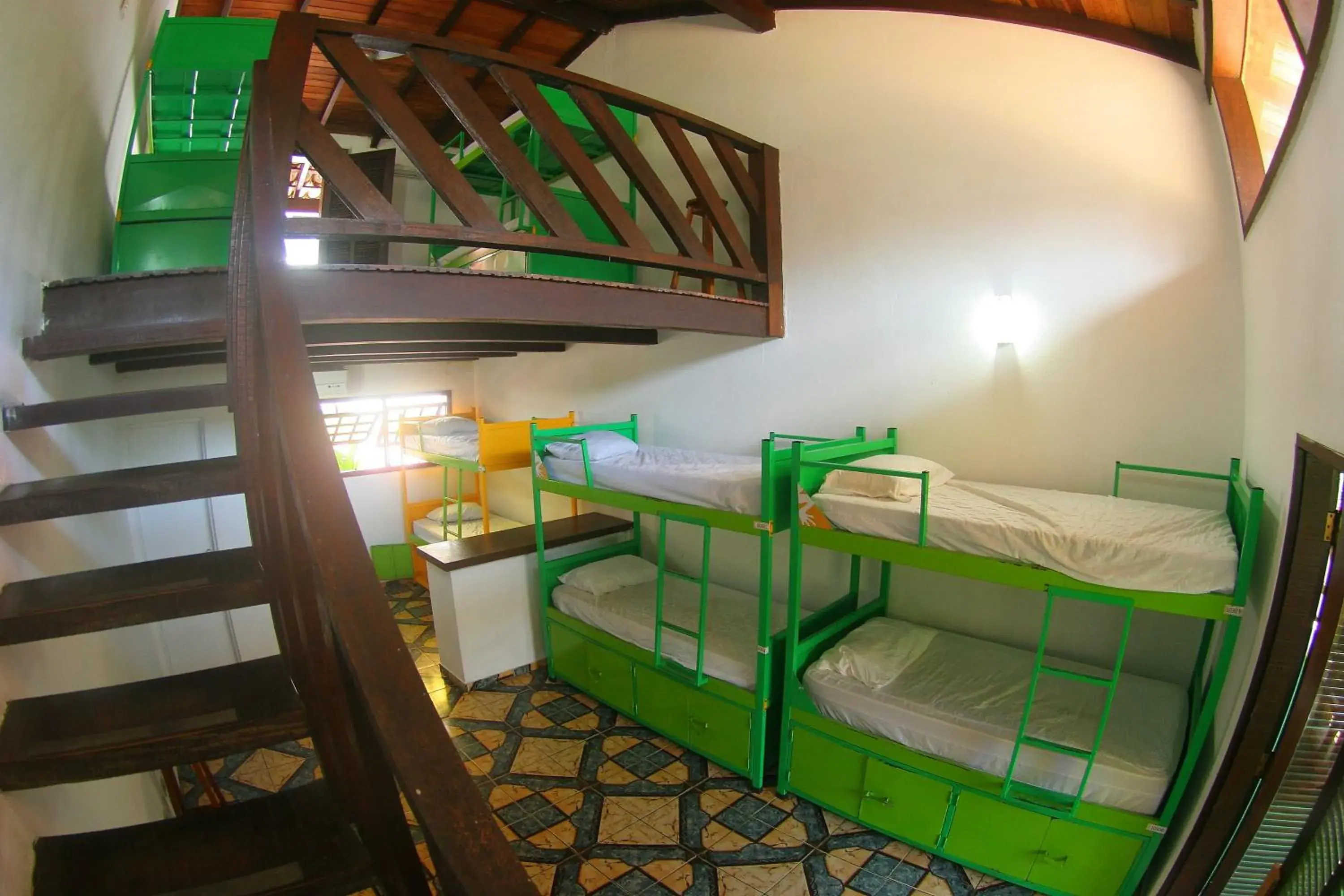 Single Bed in 10-Bed Female Dormitory Room in Pousada Tubes Maresias Single Bed in 10-Bed Female Dormitory Room in Pousada Tubes Maresias
