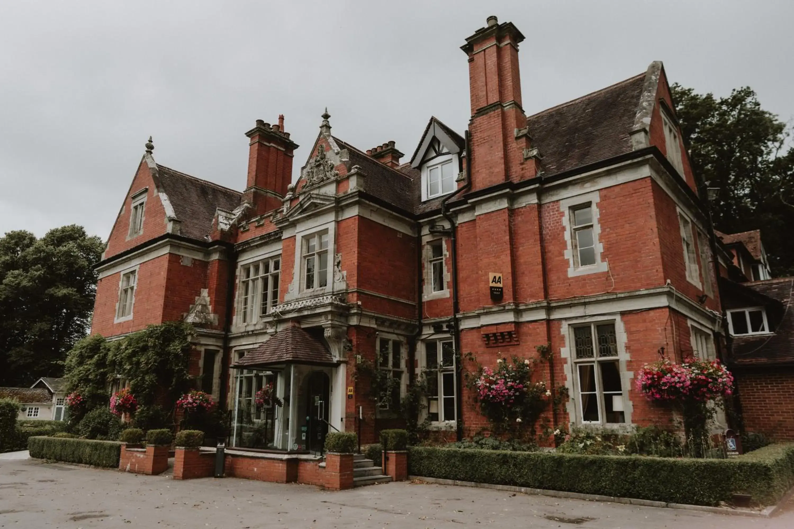 The Coed-Y-Mwstwr Hotel The Coed-Y-Mwstwr Hotel