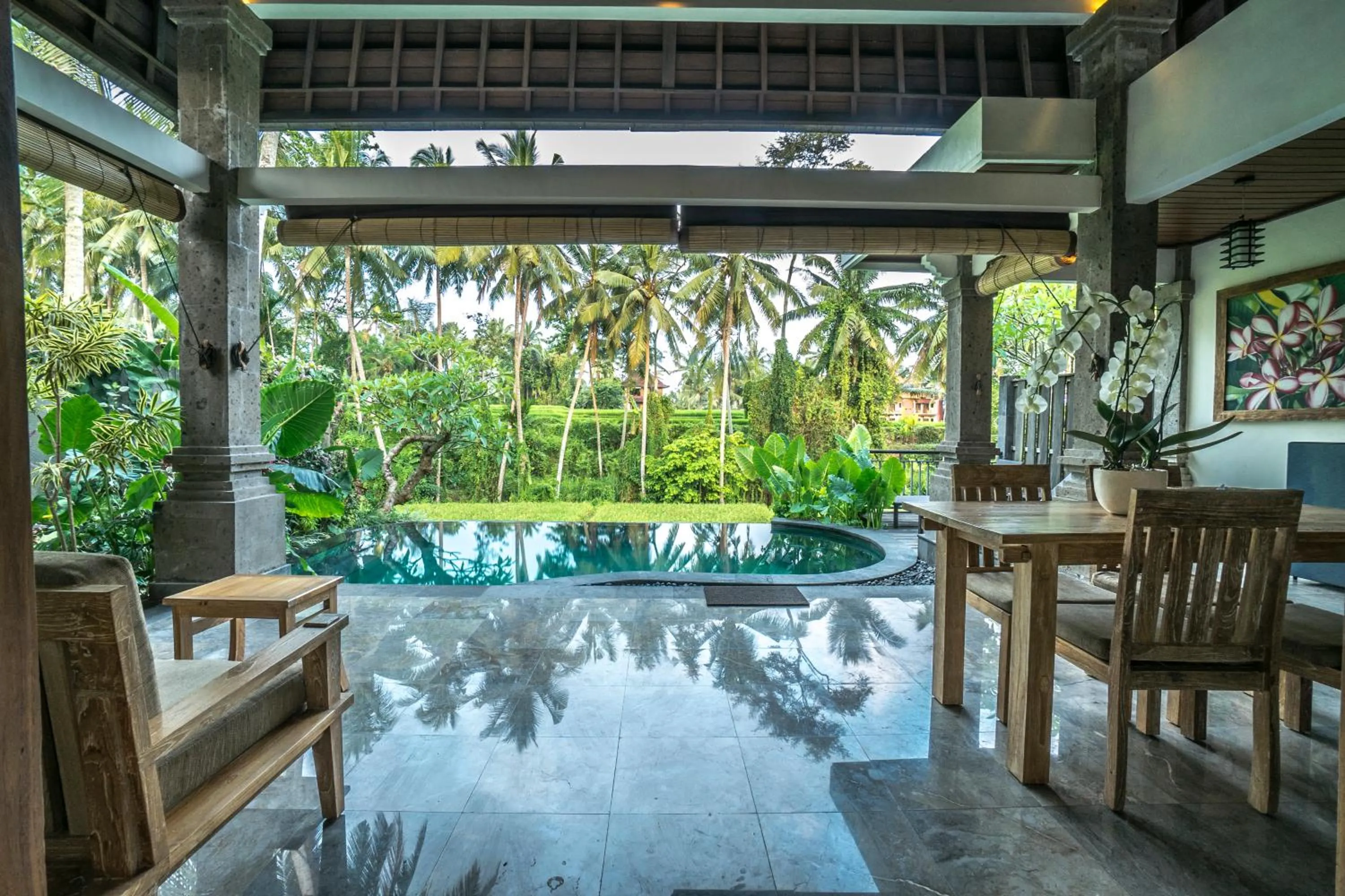 Dining area in Villa Kirani Ubud by Mahaputra-CHSE Certified