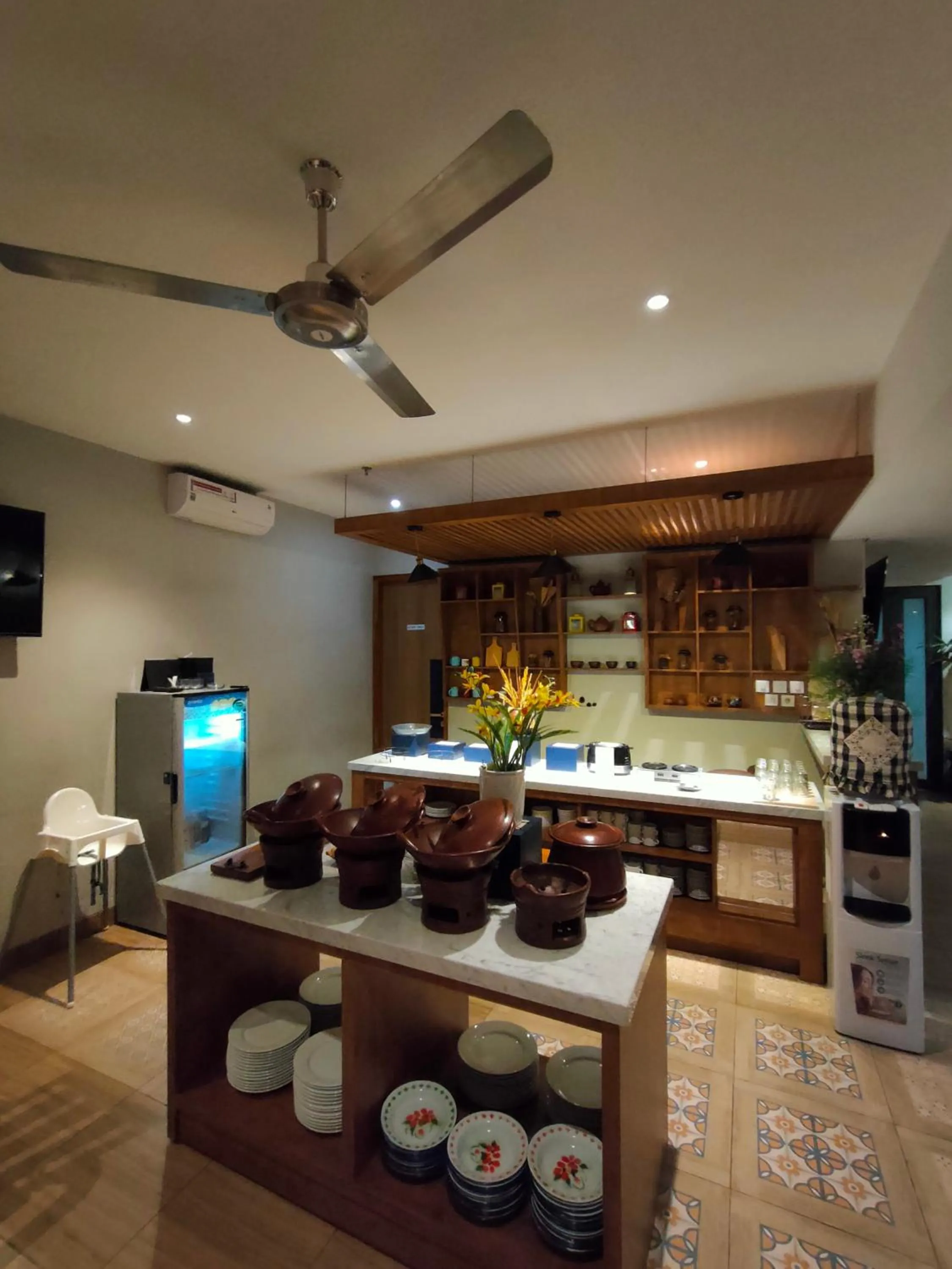 Restaurant/places to eat in Arrayan Hotel Malioboro managed by Arte Hospitality Management