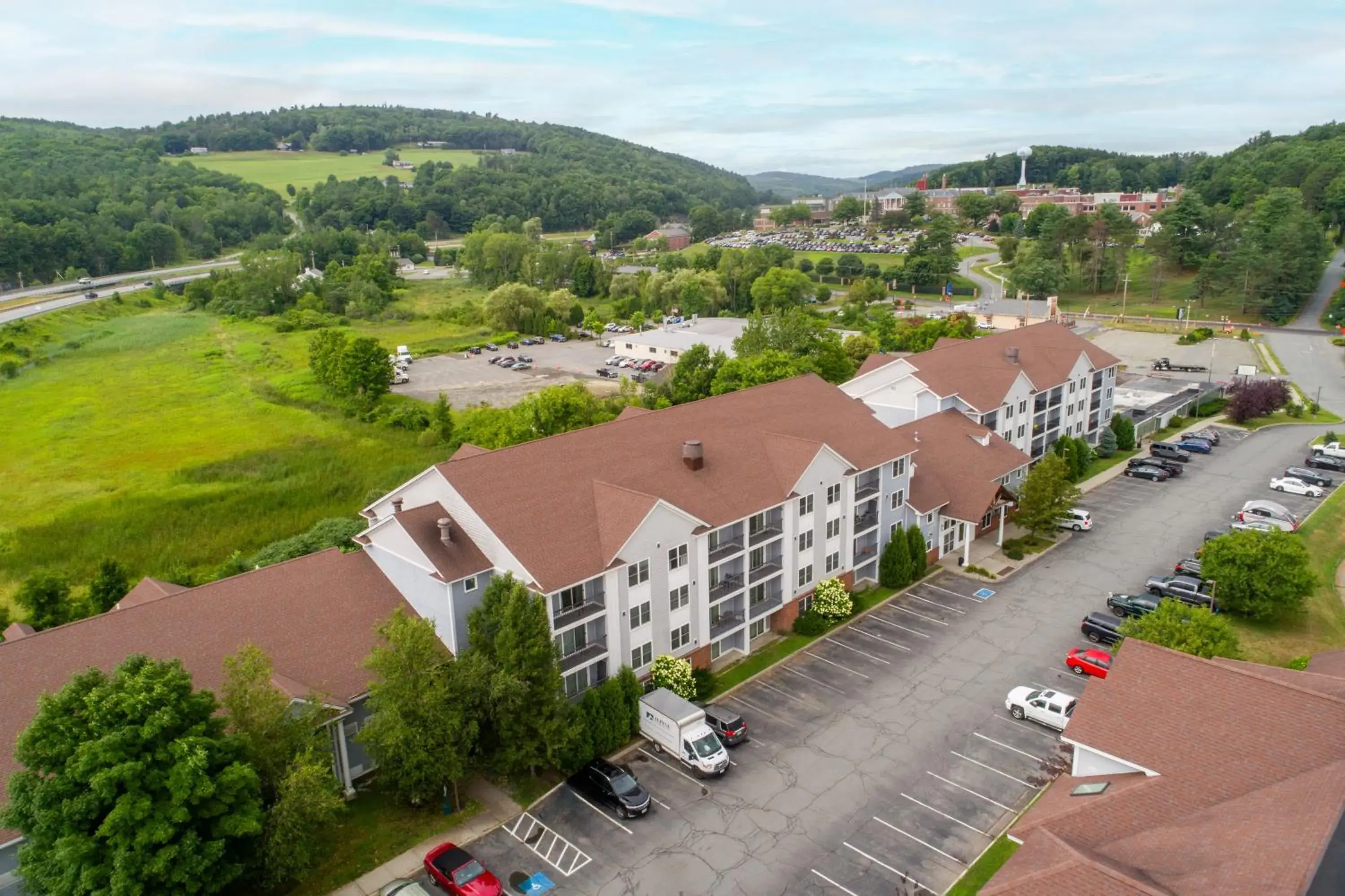 Property building in White River Inn & Suites Property building in White River Inn & Suites