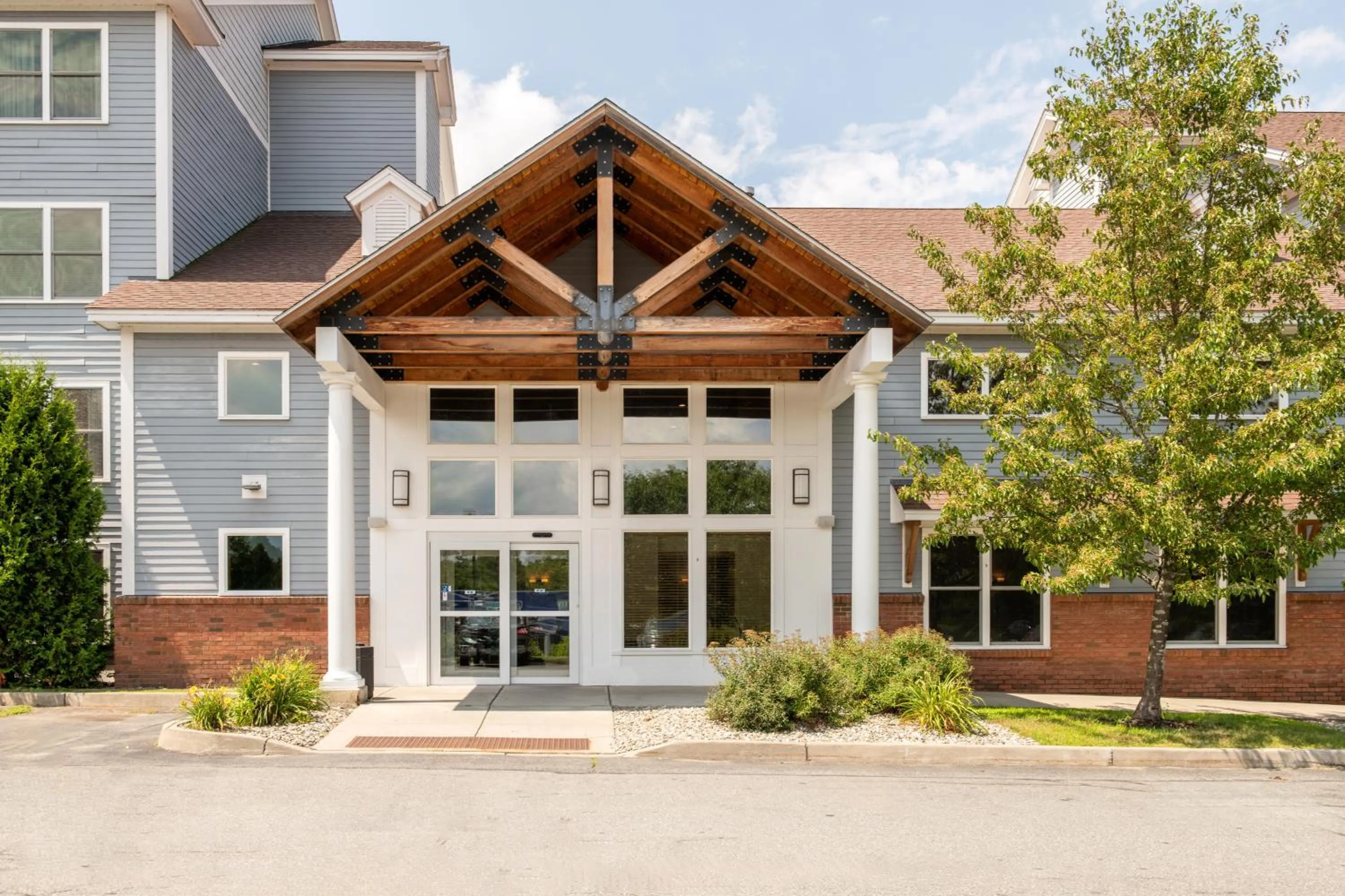 Property building in White River Inn & Suites