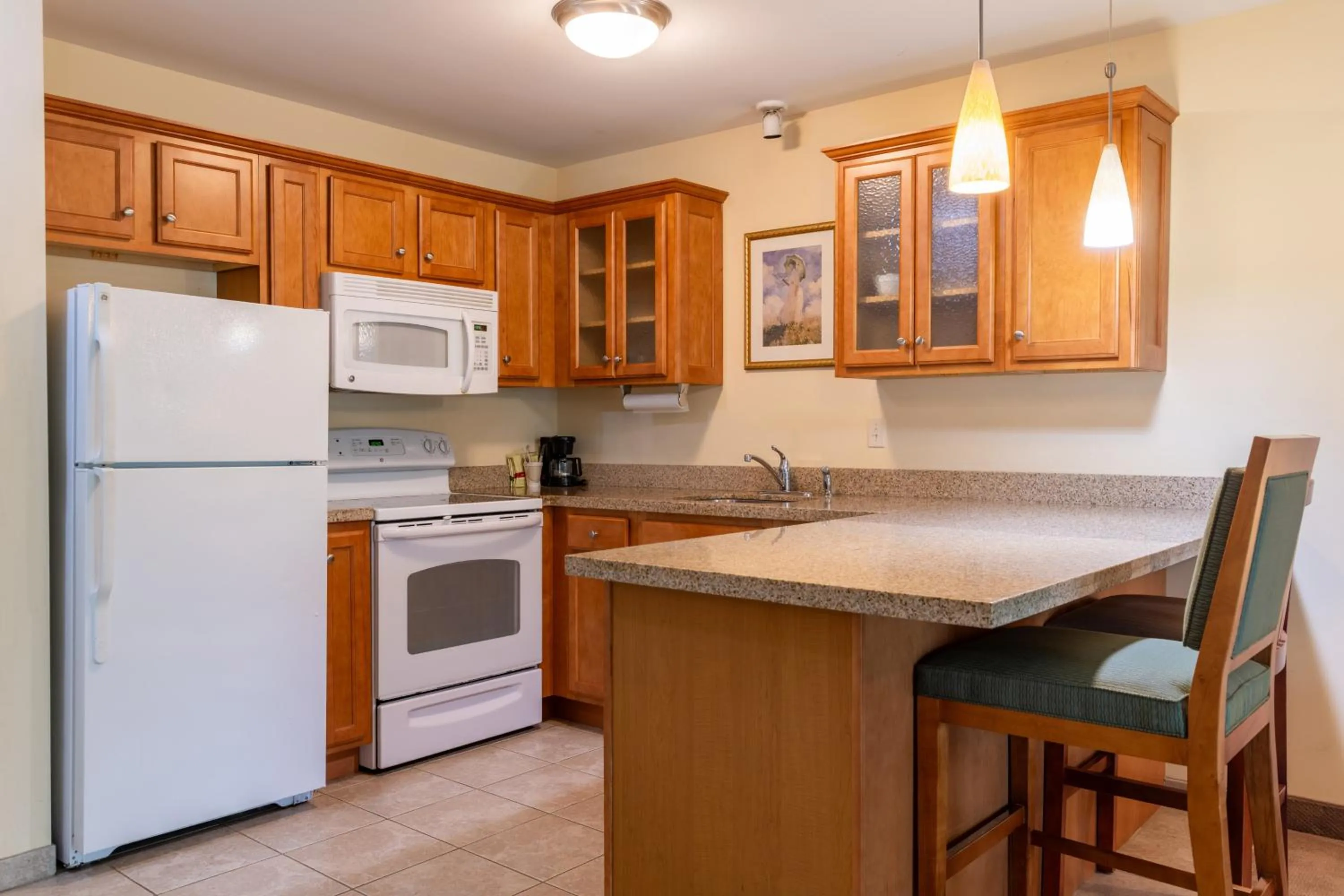 Dining area in White River Inn & Suites