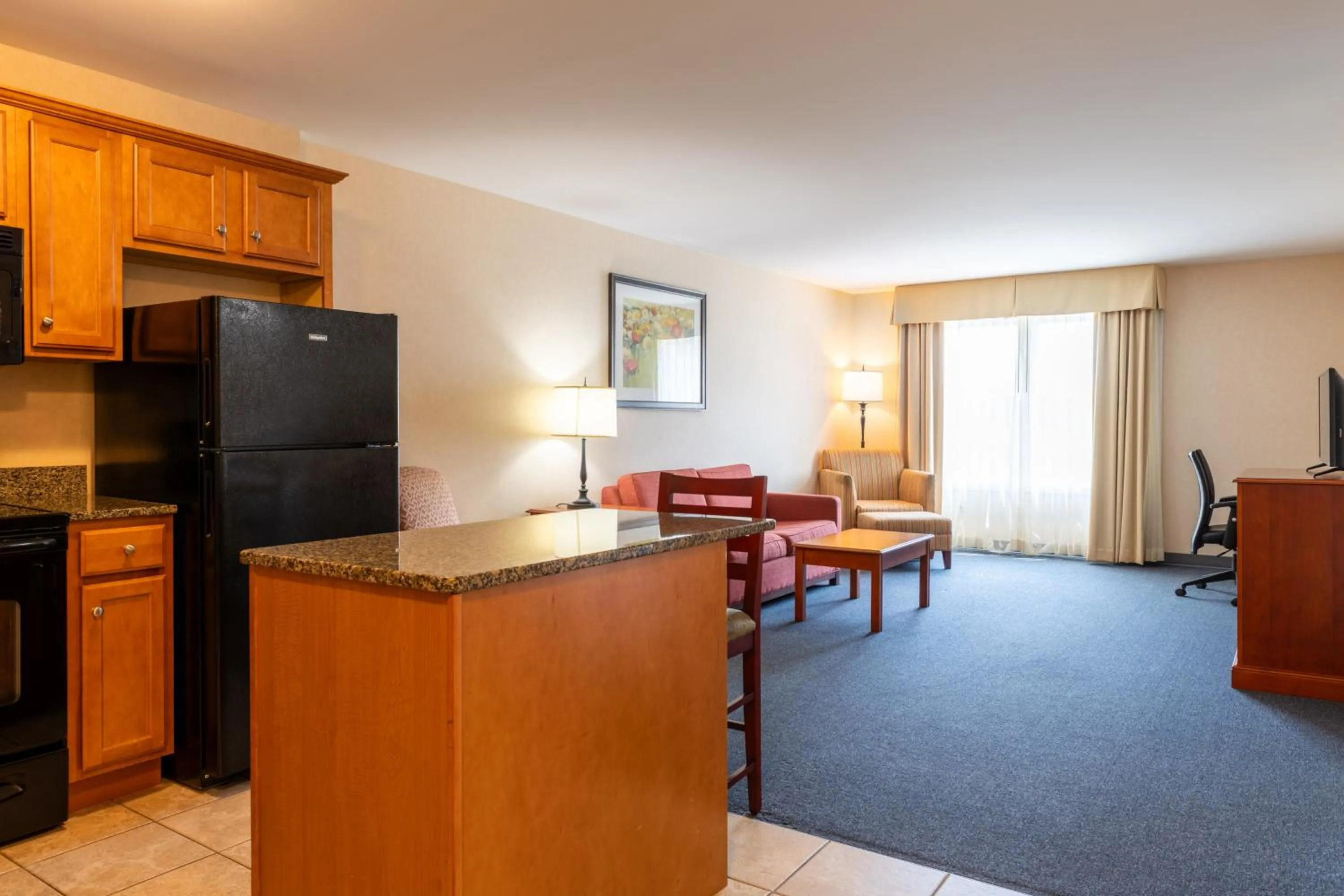 Living room in White River Inn & Suites