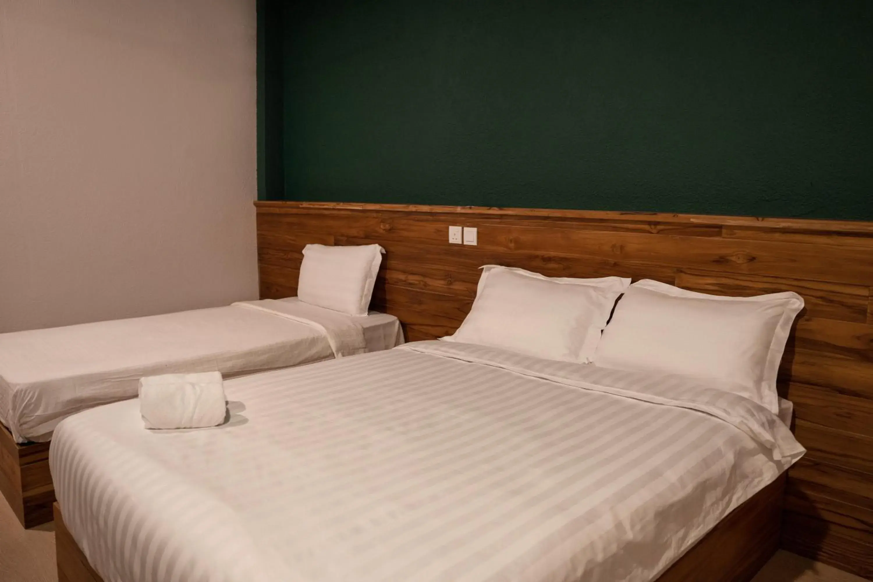 Bed in Room V Jalan Sultanah Near Bus Stop Batu Pahat Bed in Room V Jalan Sultanah Near Bus Stop Batu Pahat