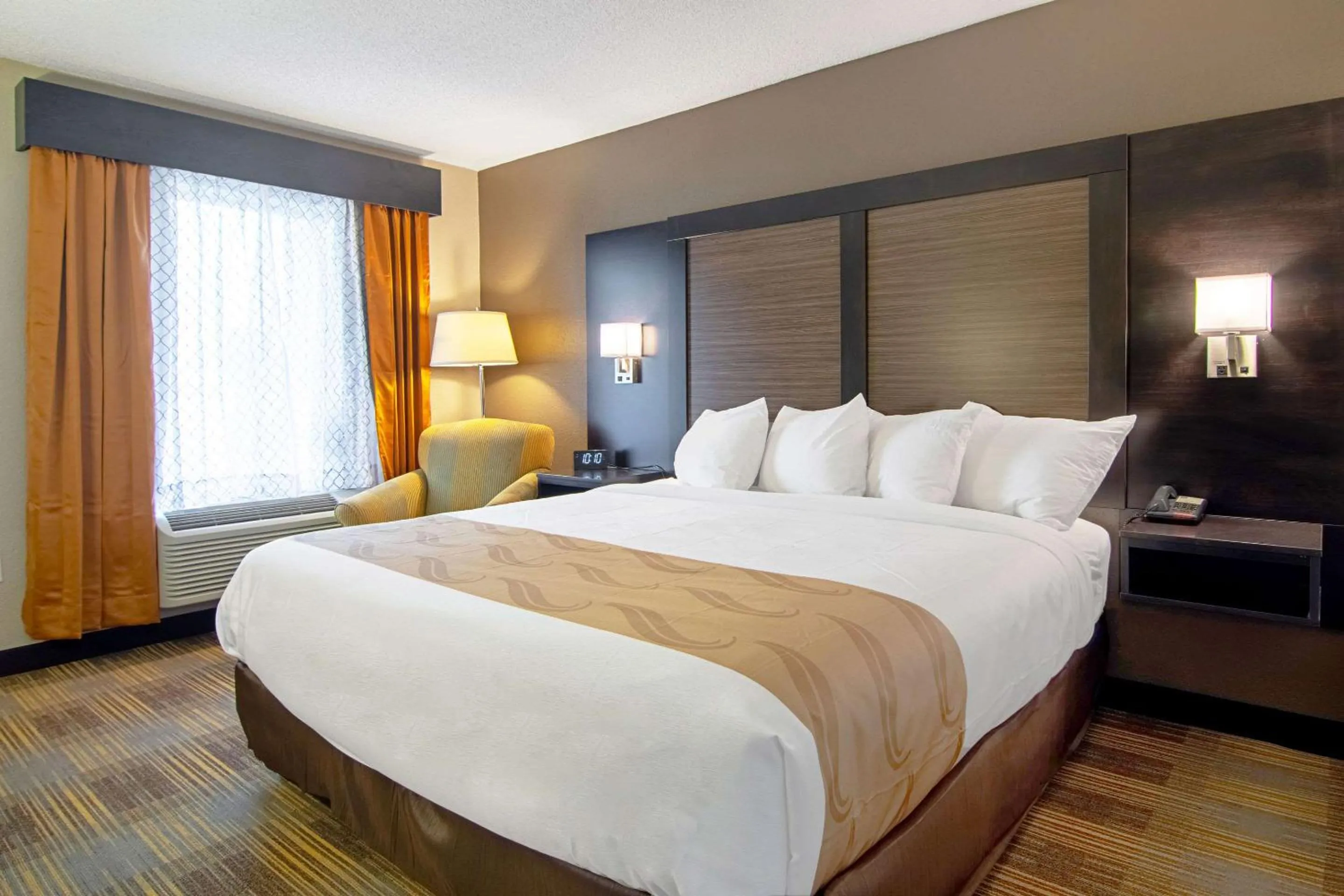 Photo of the whole room, Bed in Quality Inn Villa Rica