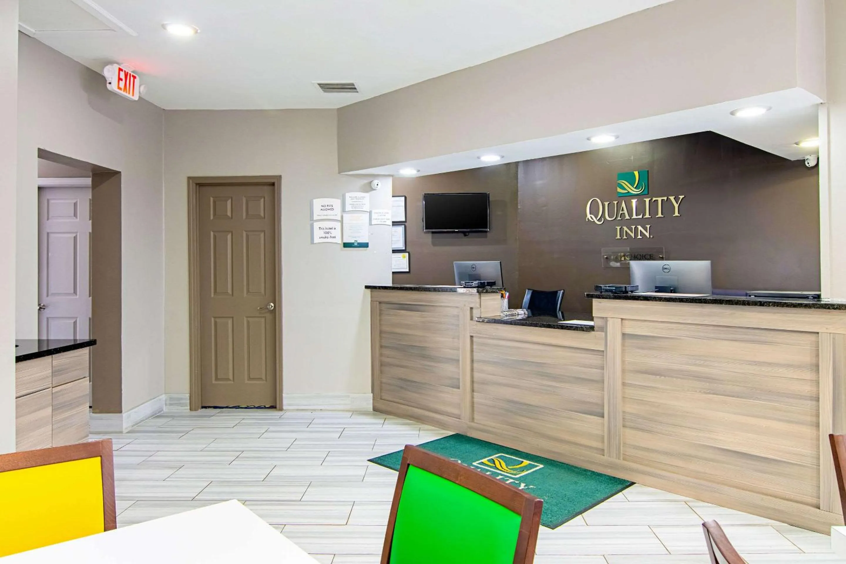 Property building in Quality Inn Villa Rica